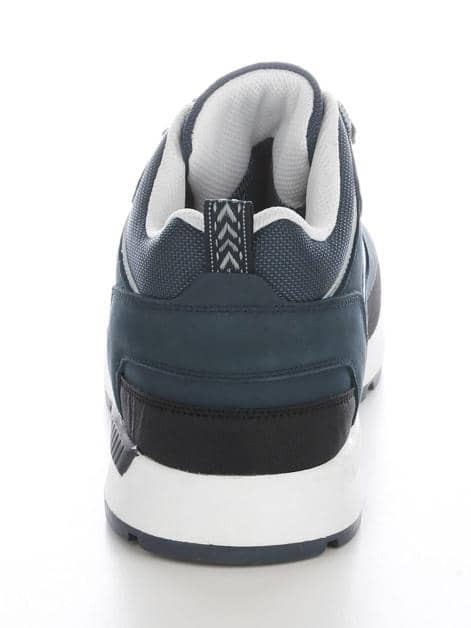 Sneaker mit Klimamembrane