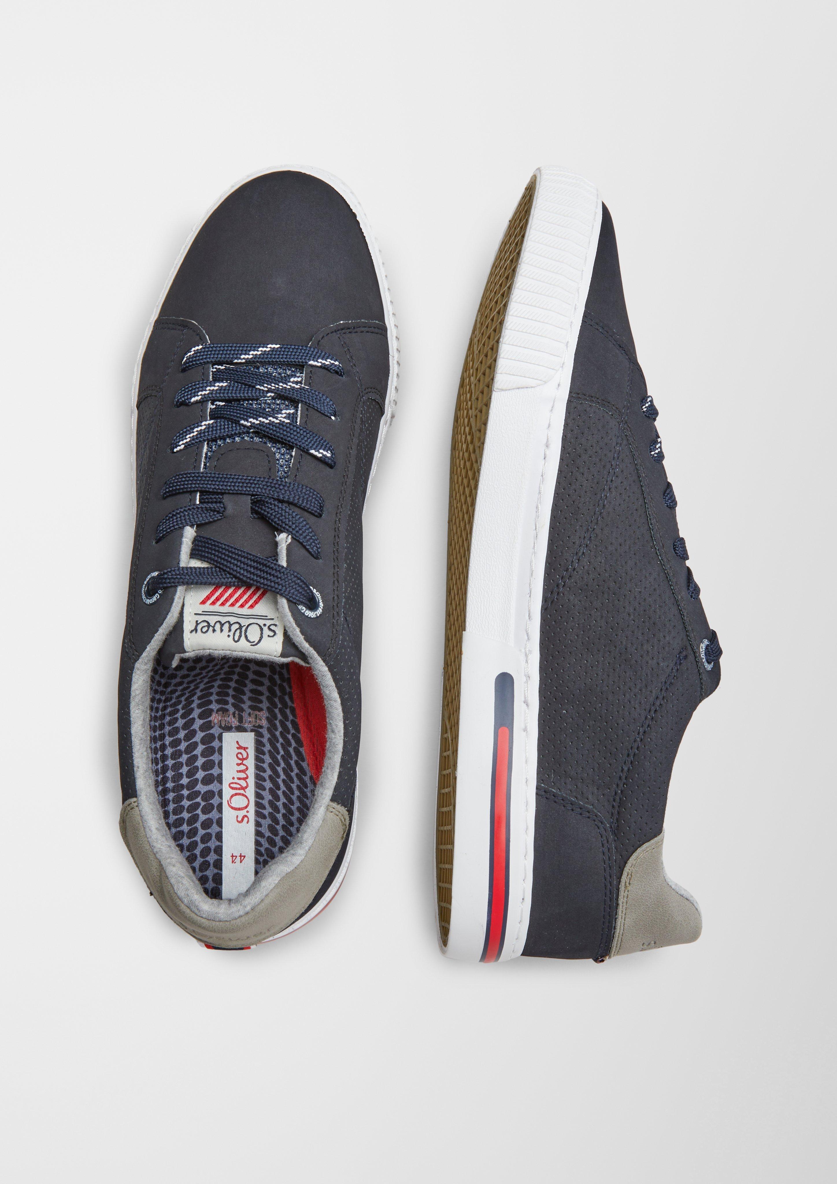 Sneaker aus Lederimitat  6007377-805