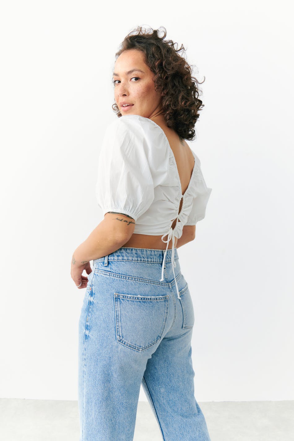 Cropped lacing blouse