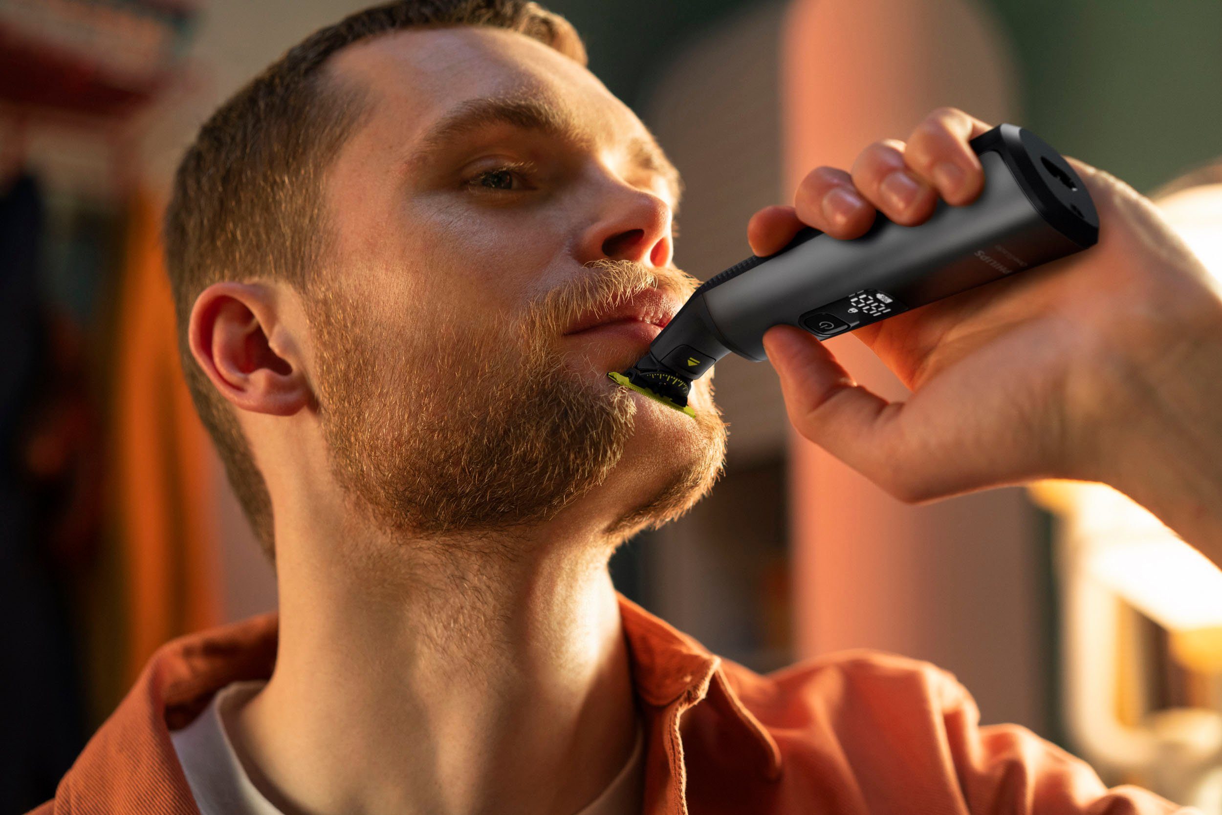Philips Elektrorasierer OneBlade Pro QP6551/30, Aufsätze: 3, 360-Grad-Klinge, 14 Längeneinstellungen, inkl. Aufbewahrungstasche