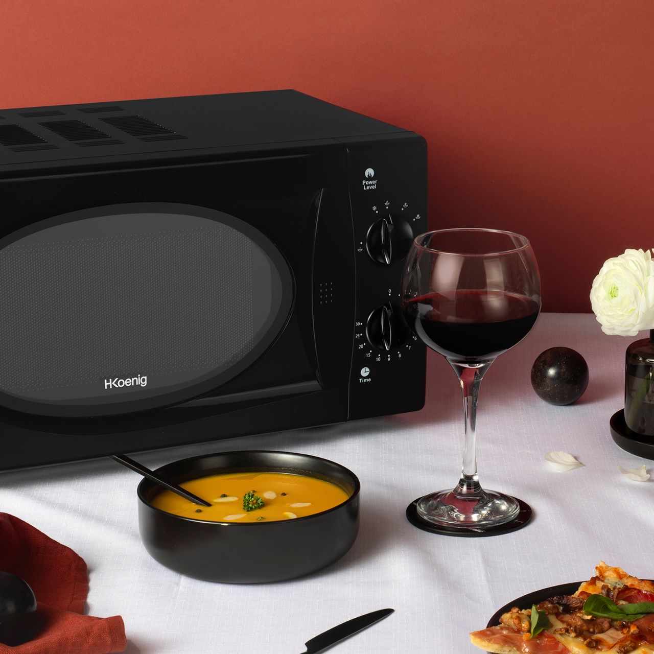 H. Koenig H.Koenig VIO6B Kompakte Mikrowelle, 20 l, Schwarz, leistungsstark 700 W, Drehteller 24,5 cm, Multifunktional, 5 Heizstufen und Auftaufunktion, Timer bis 30 Minuten, schnell, Arbeitsplatte
