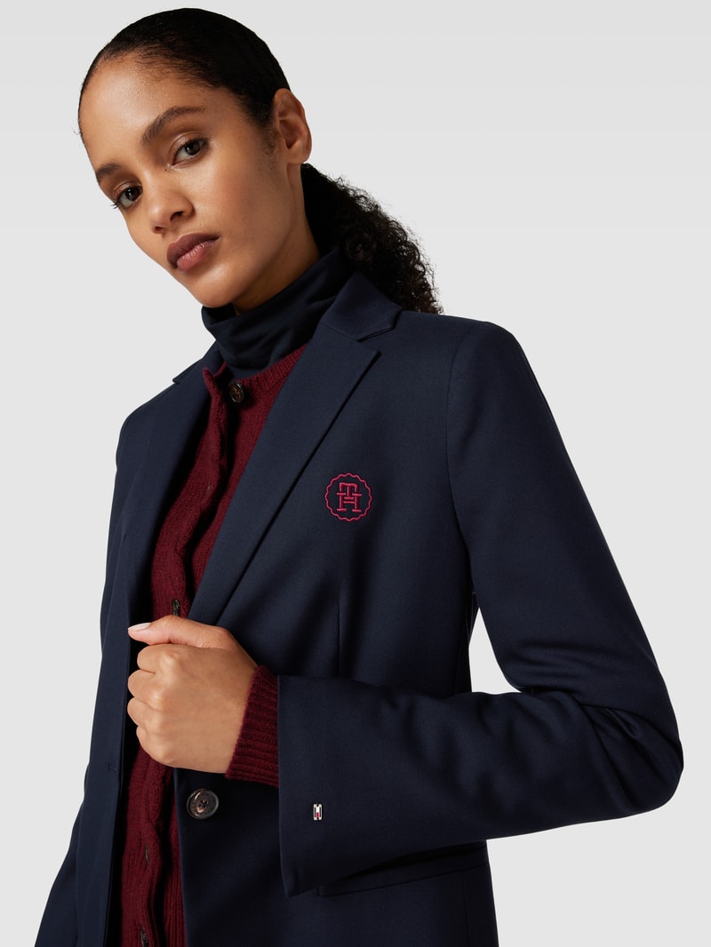 Blazer mit Knopfverschluss und Label-Stitching in marineblau