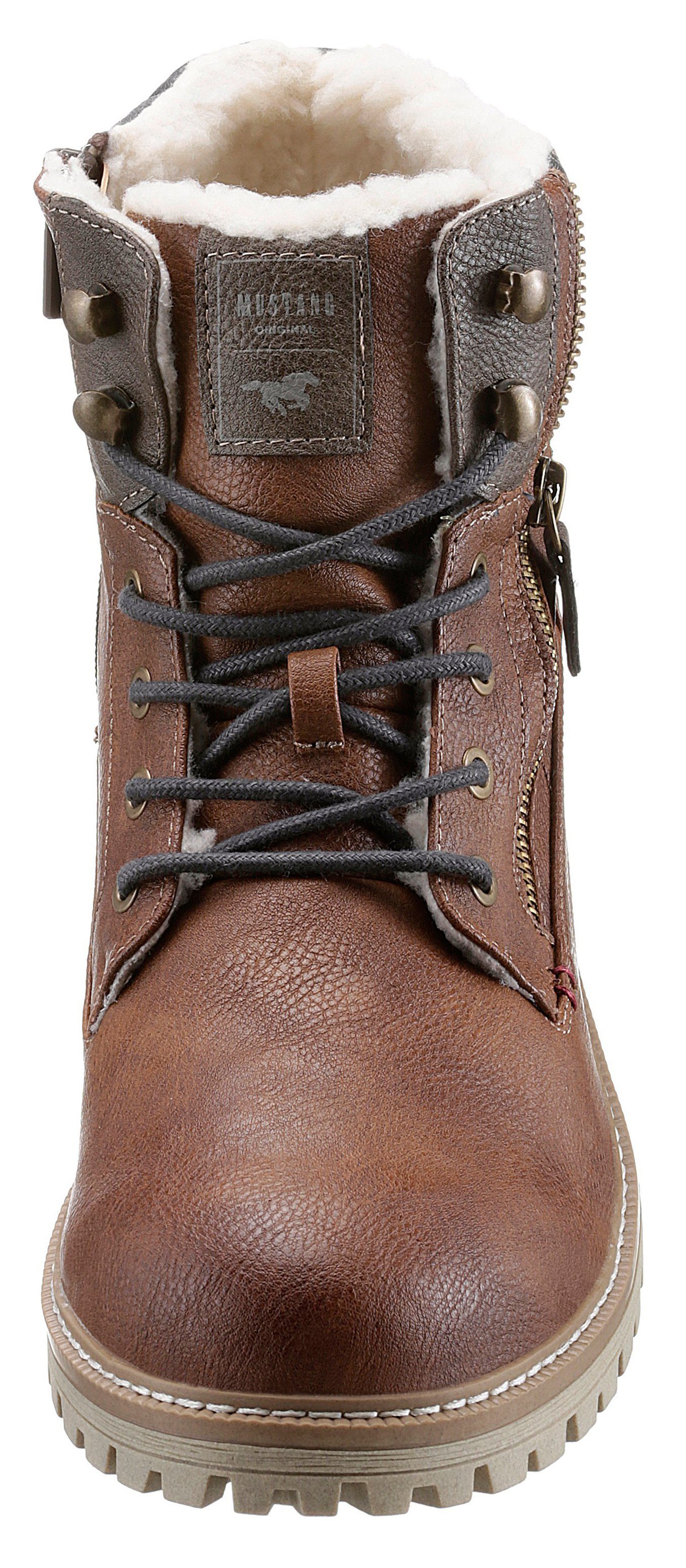 Mustang Shoes Winterboots mit Zierreißverschluss außen