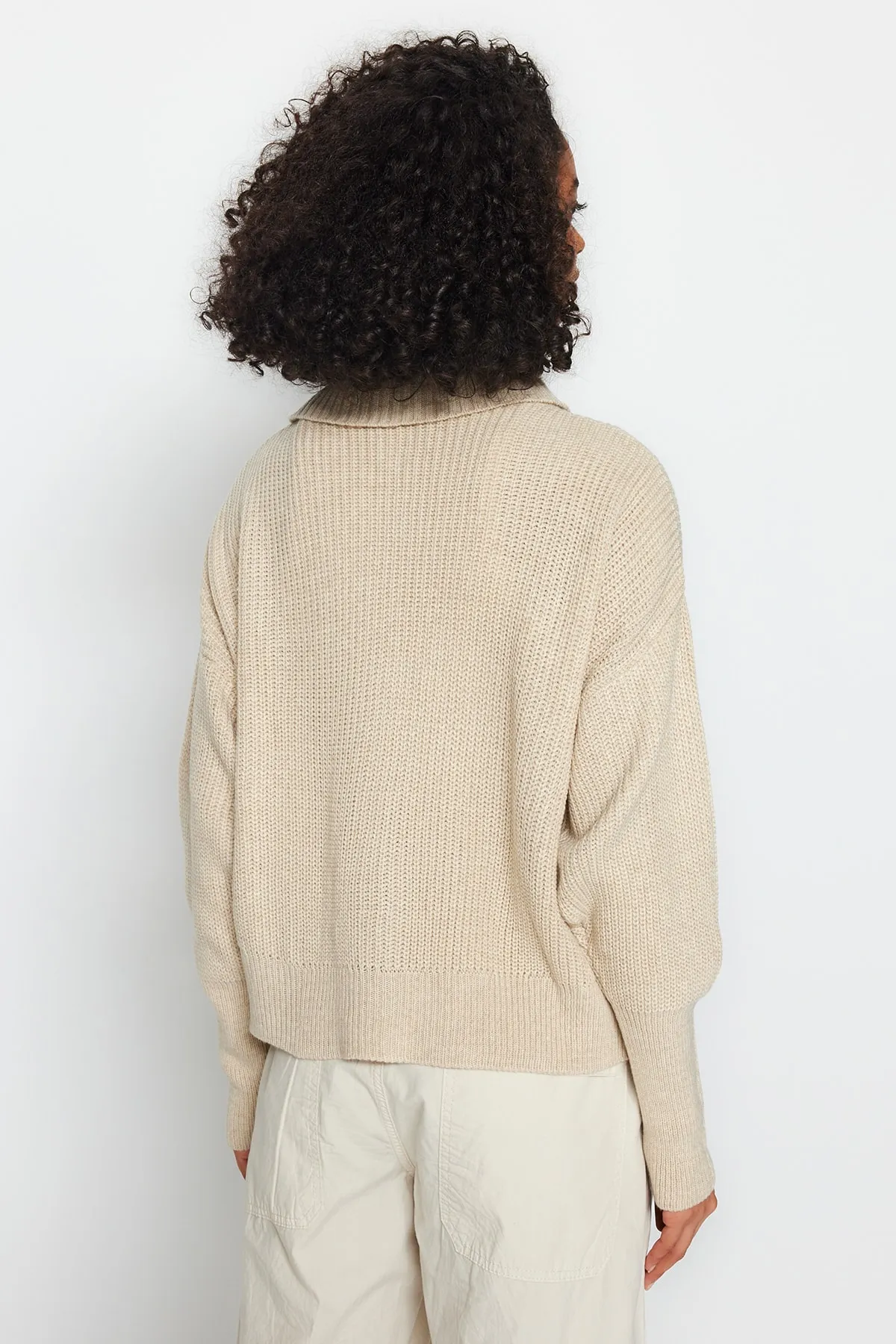 Trendyol Collection  Steinfarbener Strick-Cardigan mit Degaje-Kragen und Reißverschluss TWOAW24HI00072