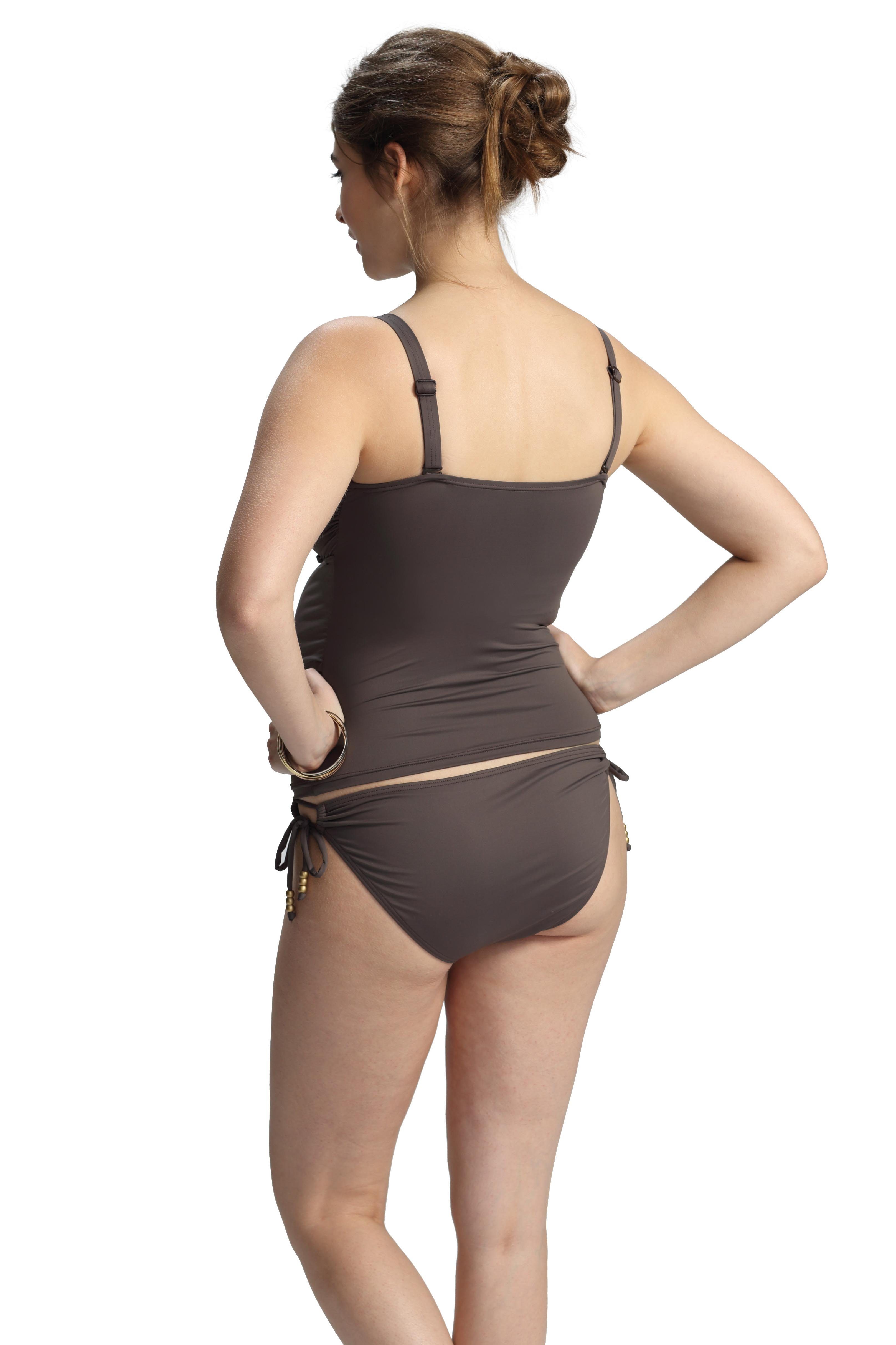 petit amour Umstands-Tankini CAMERON_bronzé professionelles Design für Umstandsbademode in D/E und F/G Cups mit Bügel, made in Hamburg, stylish und bequem, wächst mit und passt weit über die Schwangerschaft hinaus.