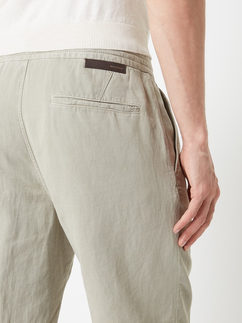 Shorts mit Leinen-Anteil in camel