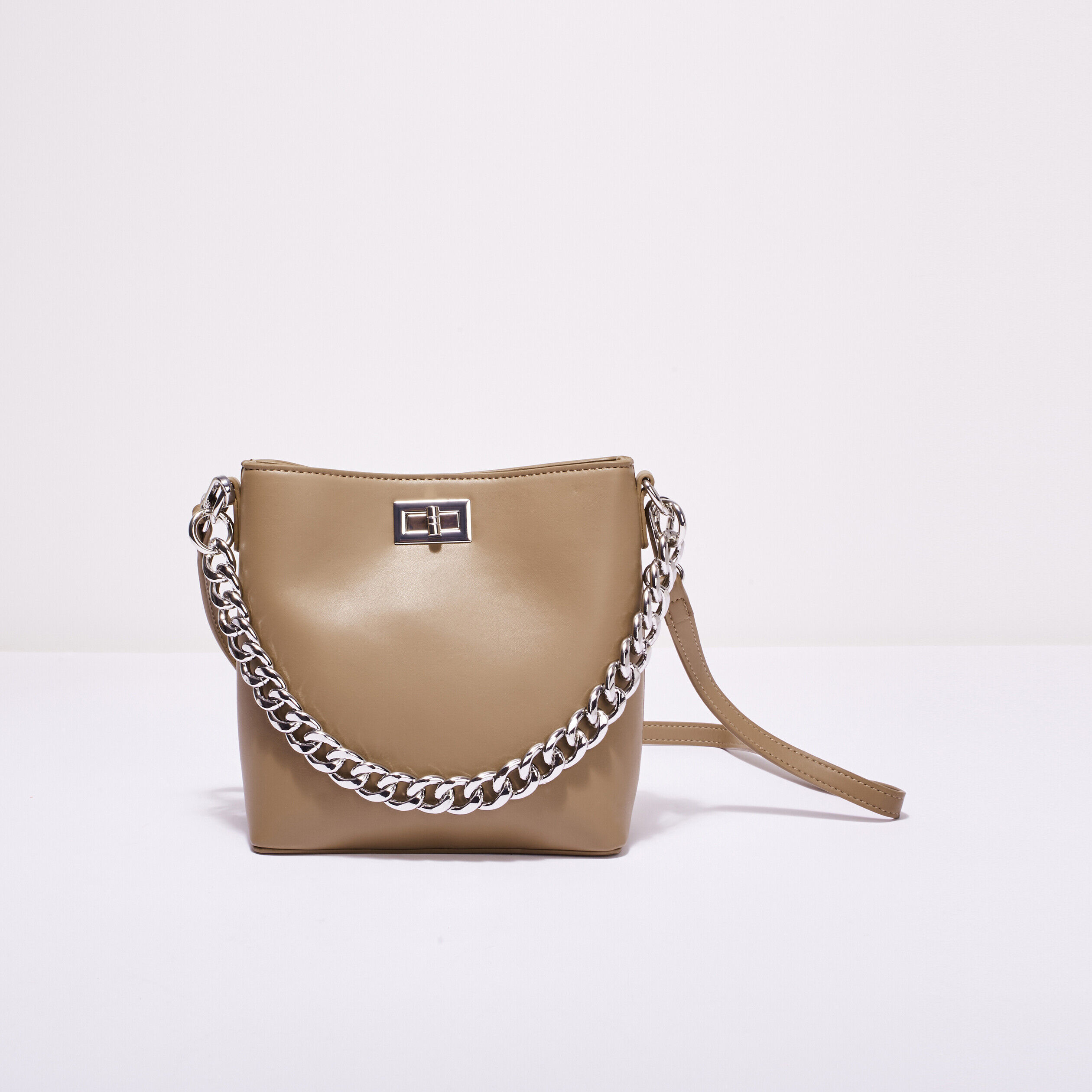 Sac avec anse chaîne marron foncé femme | Cache Cache