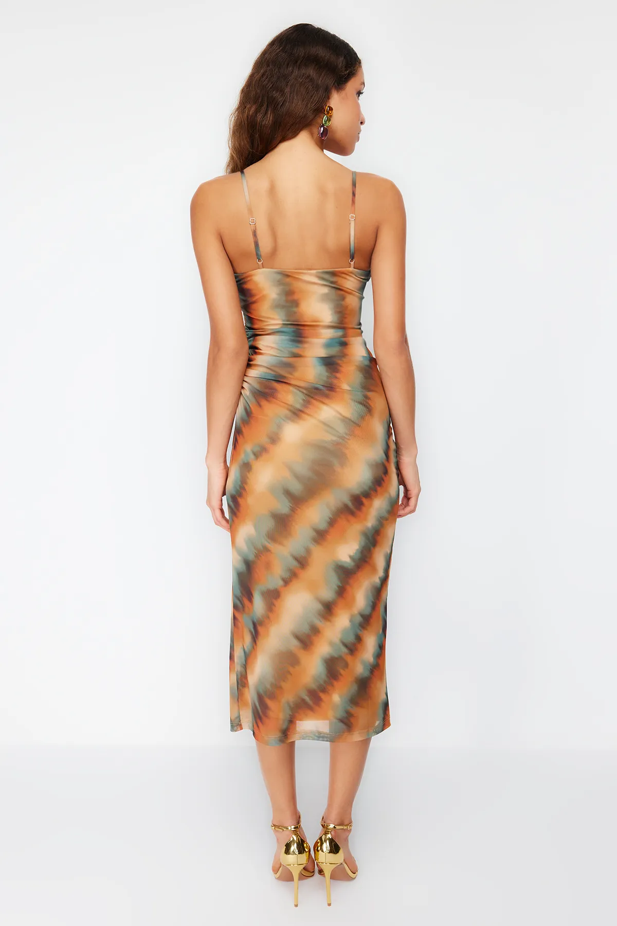 Trendyol Collection  Gefüttertes Tüllkleid mit mehrfarbigem Farbverlaufsmuster TPRSS24EL00011