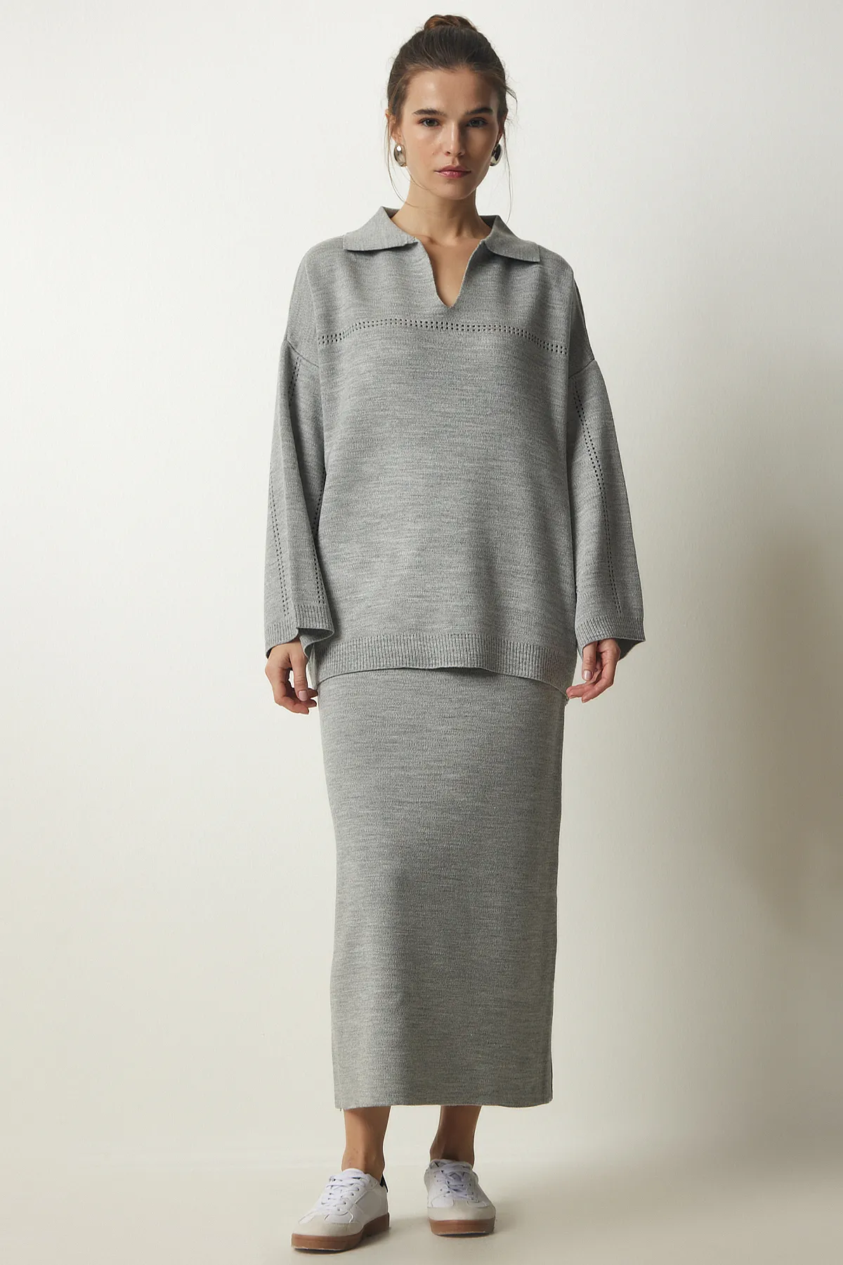 Happiness İstanbul  Graues Damen-Set mit Polokragen und stilvollem Strickpullover und Rock YY00186