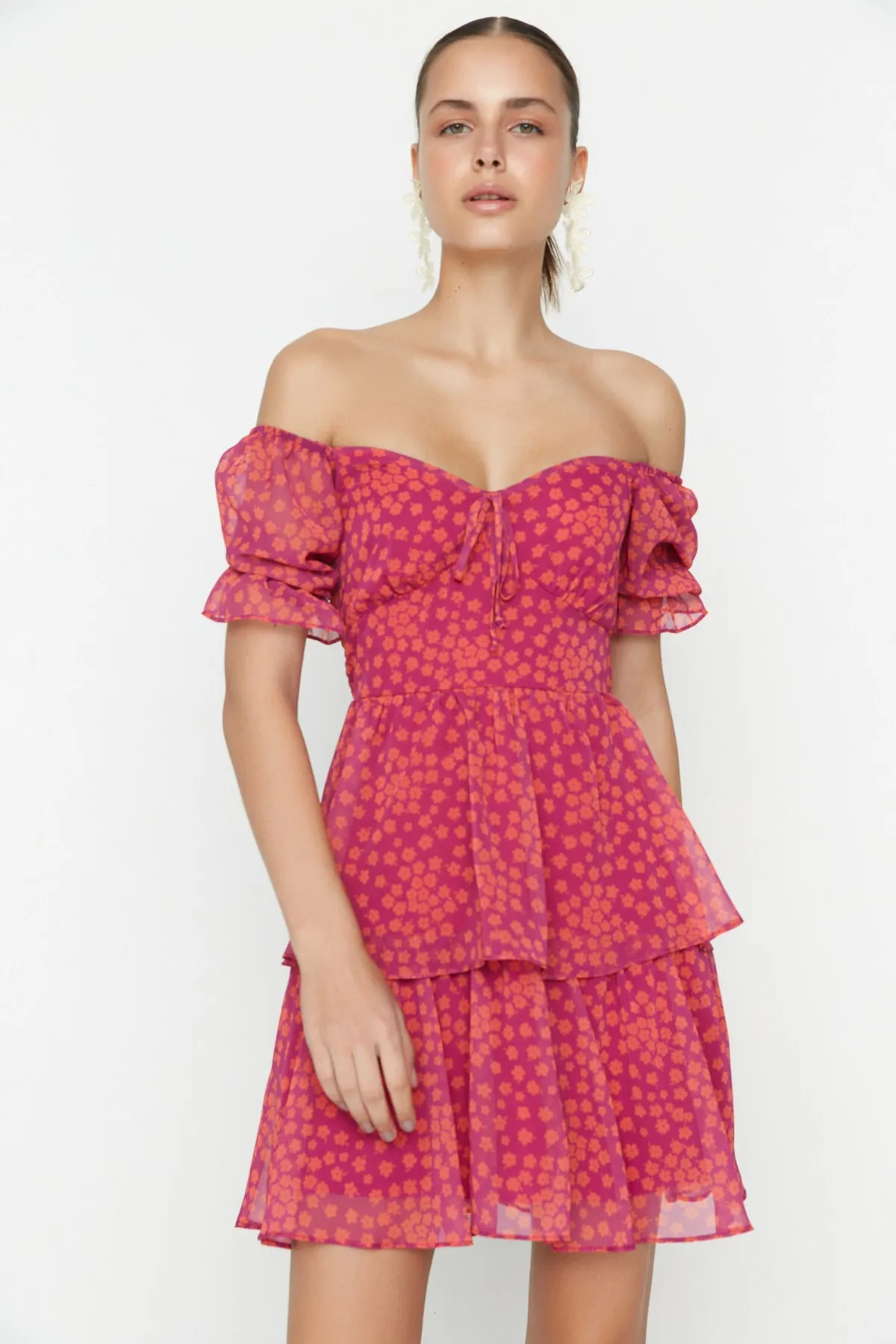 Trendyol Collection  Mehrfarbiges, gewebtes Minikleid mit Blumenrock, Volant und Chiffonfutter TWOSS22EL2772