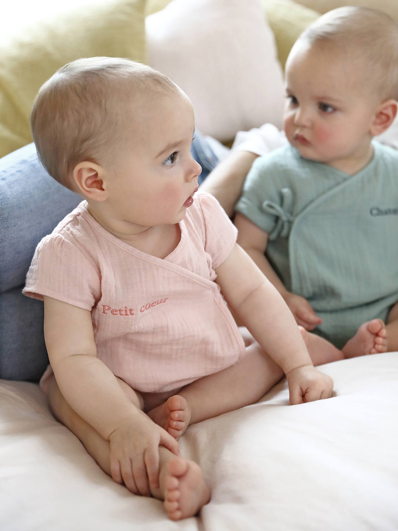 Vertbaudet Baby Body mit seitlicher Schnürung, personalisierbar - lachsfarben