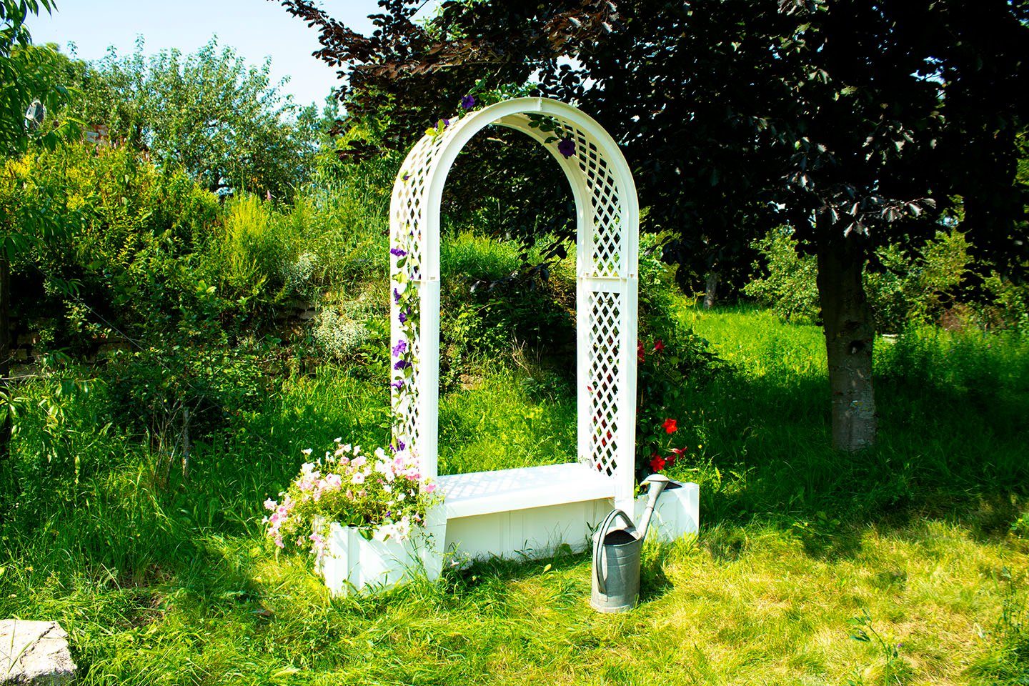 KHW Gartenbank Brüssel, mit Rosenbogen und zwei Pflanzkästen, weiß