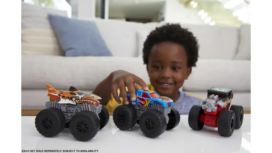 Hot Wheels Monster Trucks Roarin’ Wreckers Trucks mit Licht- und Geräuscheffekten, 1 Stück, sortiert
