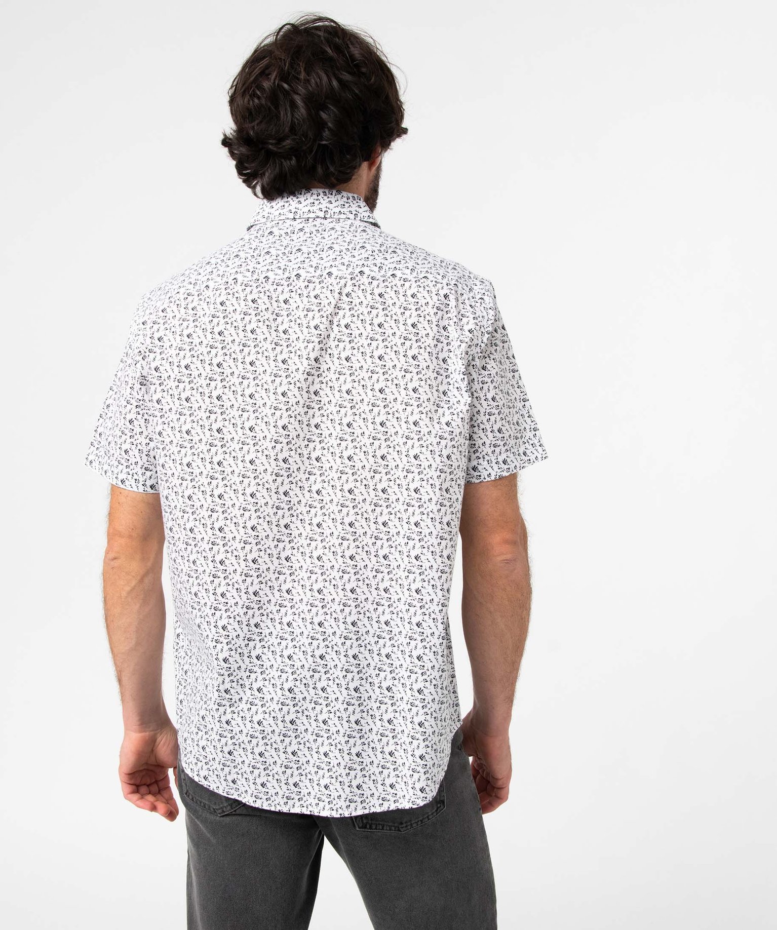 Chemise homme manches courtes coupe droite à motif fleuri blanc | GEMO