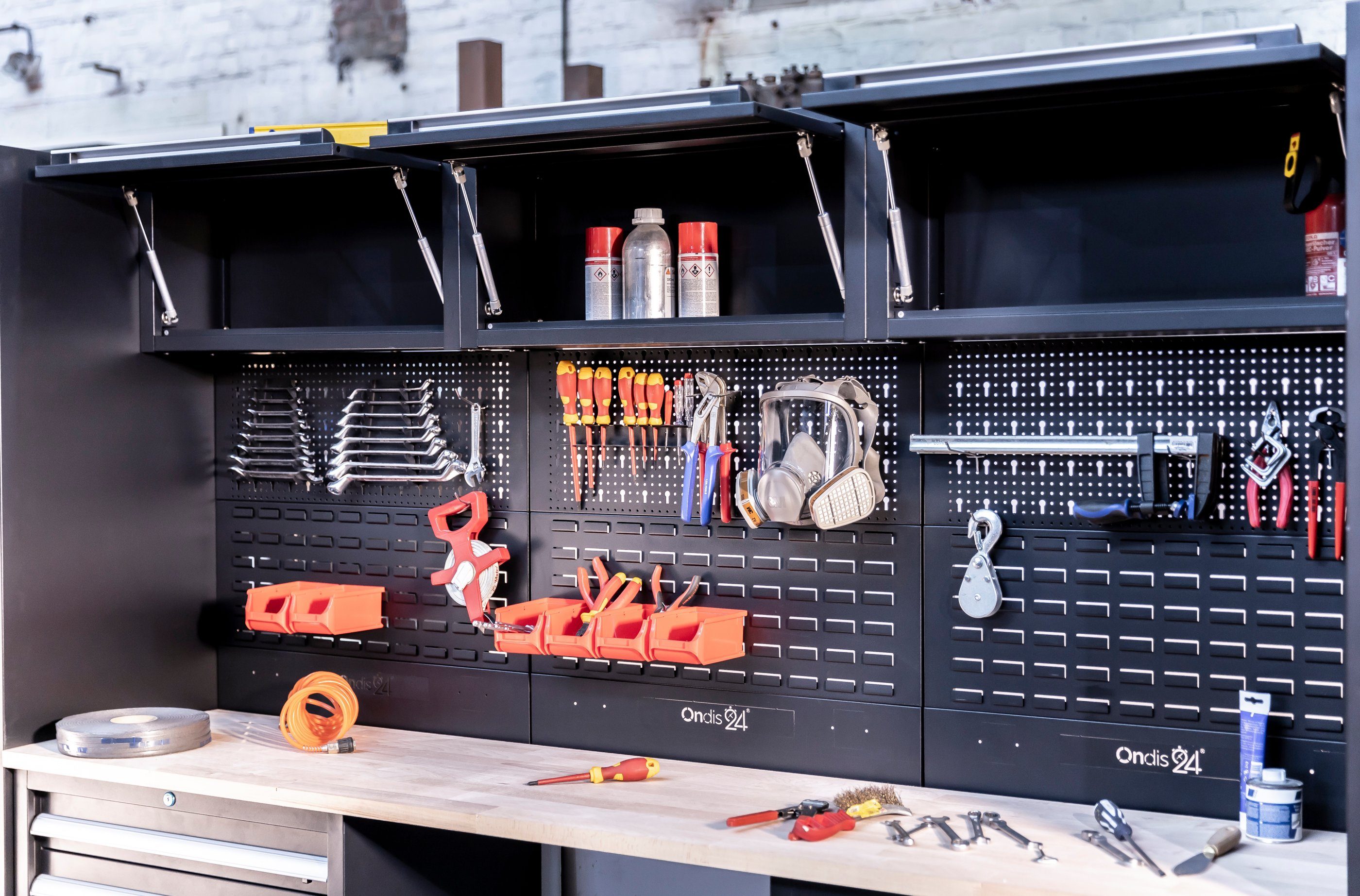 ONDIS24 Werkstatt-Set Werkstatteinrichtung XXL SteelMaster 325 x 55 x 202 cm, schwarzer Stahl, Werkbank, Werkzeugschränke, Buchenholzarbeitsplatte