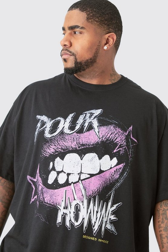 Plus T-Shirt mit Pour Homme Lippen Print in schwarz