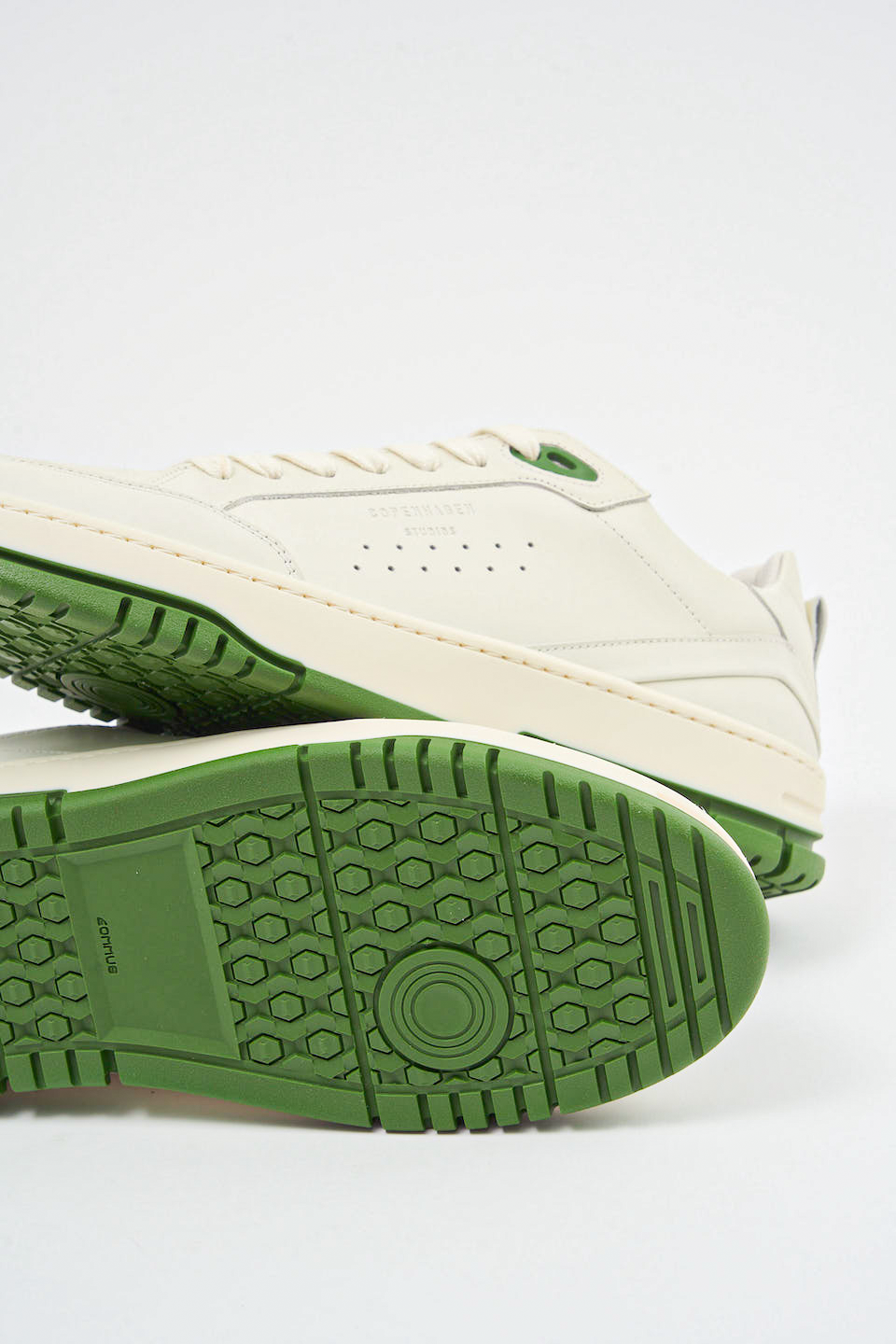CPH182M vitello white