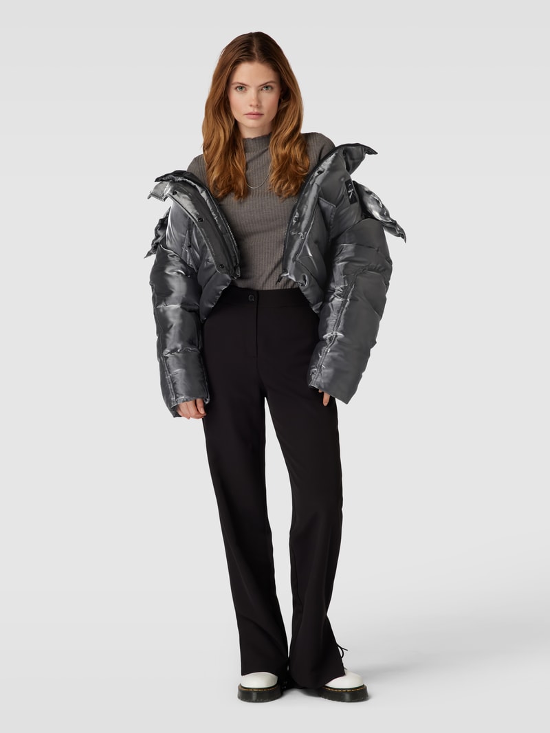 Steppjacke mit Label-Detail Modell 'LIQUID METAL' in silber
