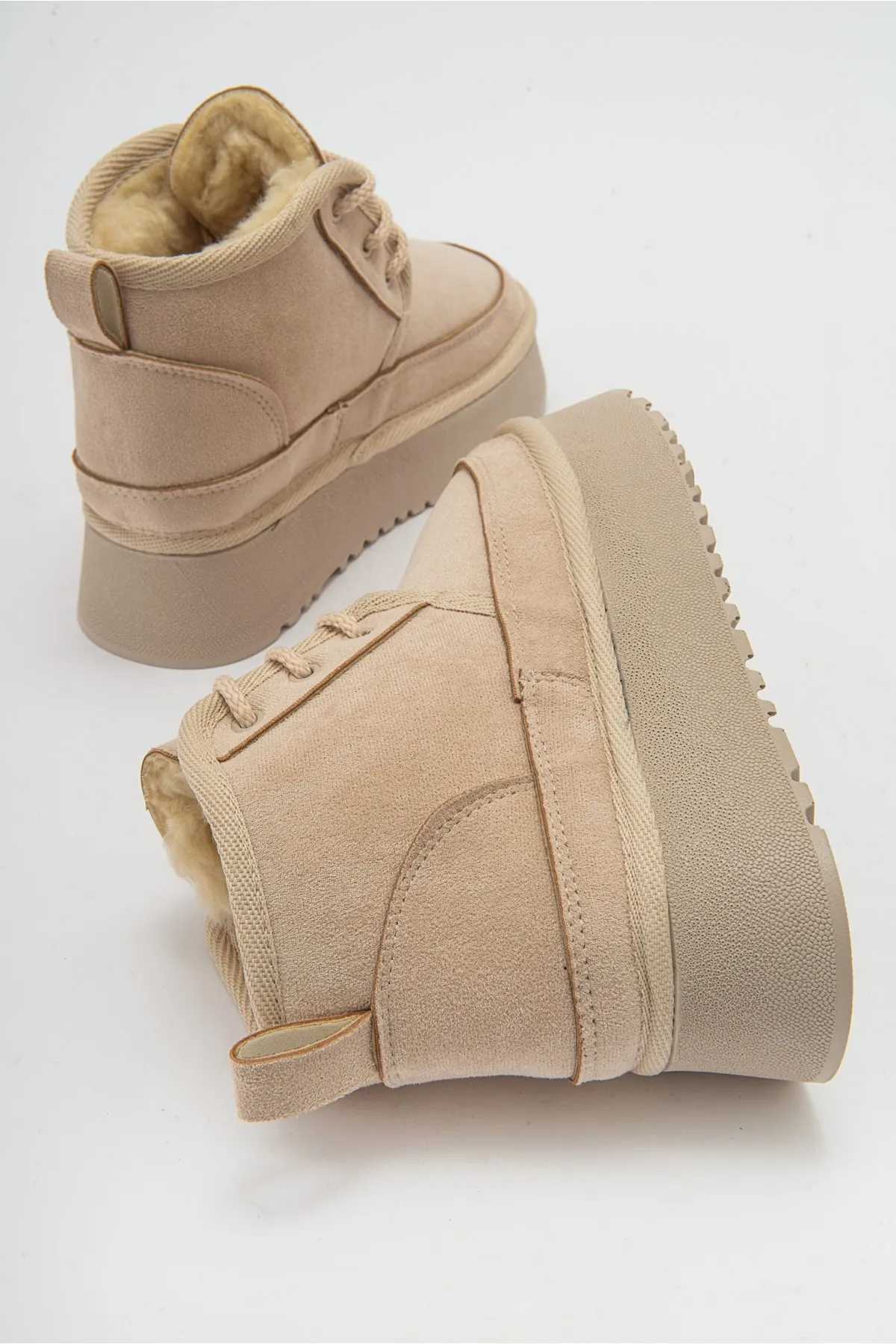 LuviShoes  Ovela Beige Damen-Sportstiefel zum Schnüren mit dicker Sohle