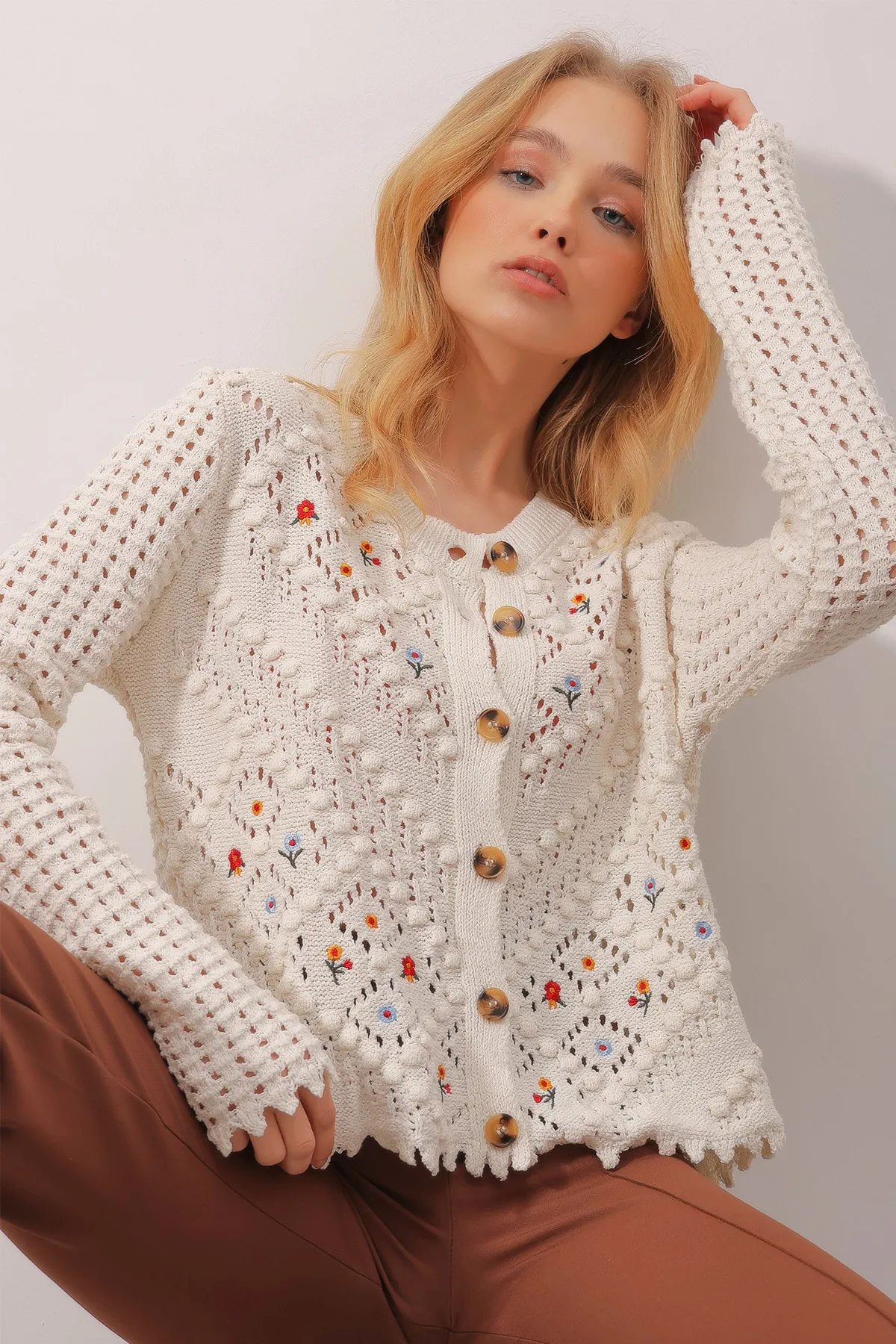 Trend Alaçatı Stili  Strickjacke - Beige - Regular Fit