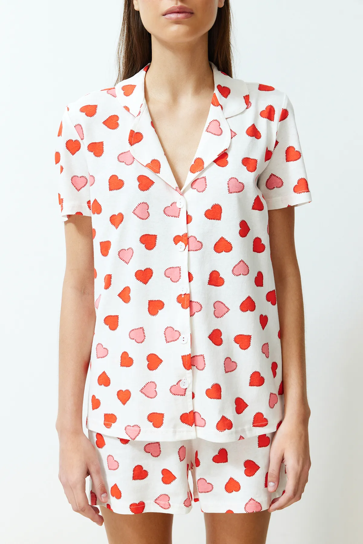 Trendyol Collection  Mehrfarbiges Pyjama-Set aus 100 % Baumwolle mit Herzmuster THMSS24PT00152