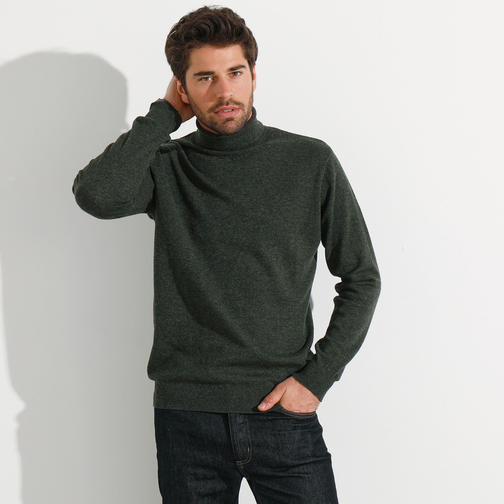 Pull col roulé en laine mélangée