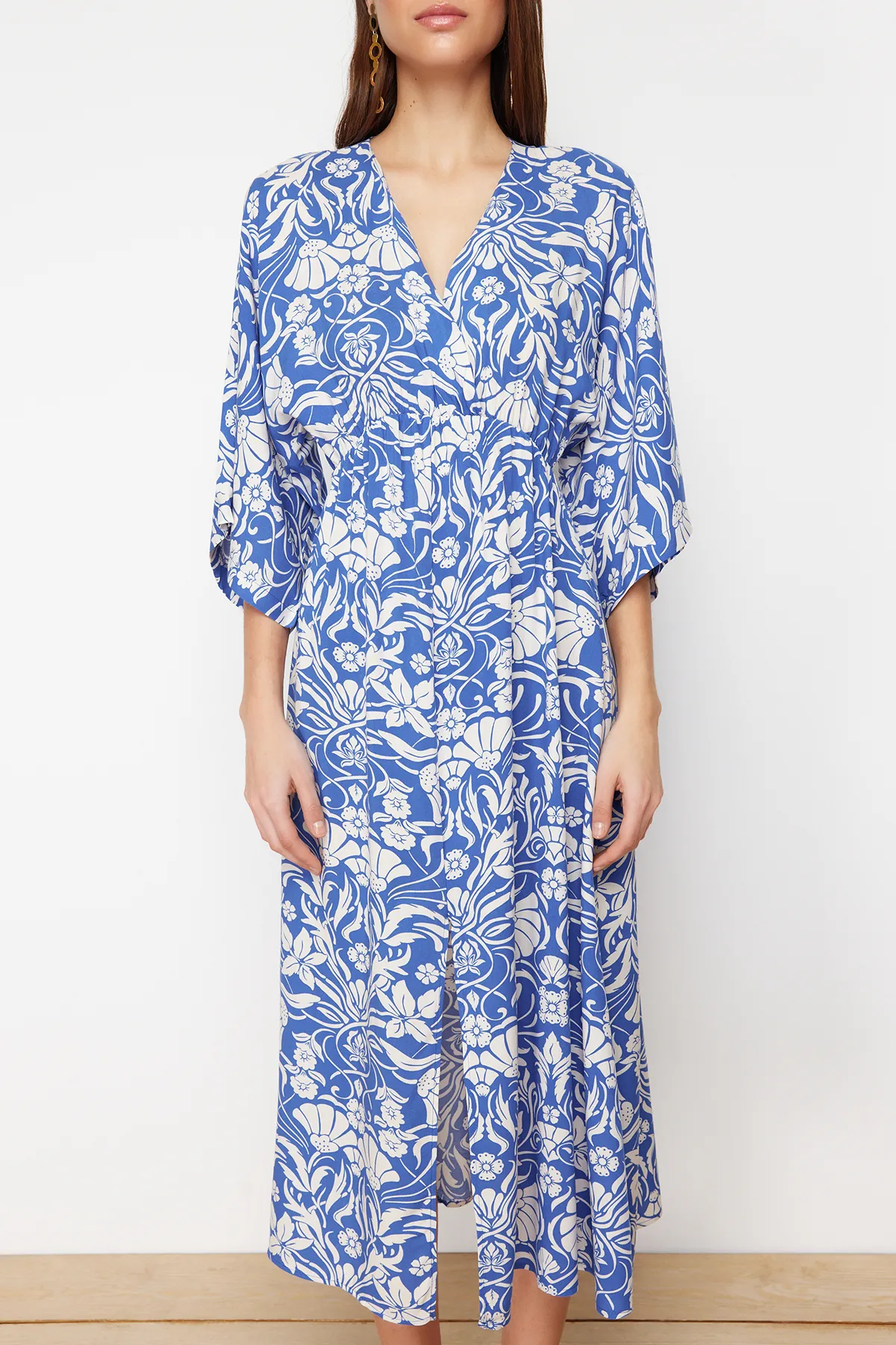 Trendyol Collection  Saks Blumendruck A-Linie Zweireihiges Kragen Midi Gewebtes Kleid TWOSS24EL00913