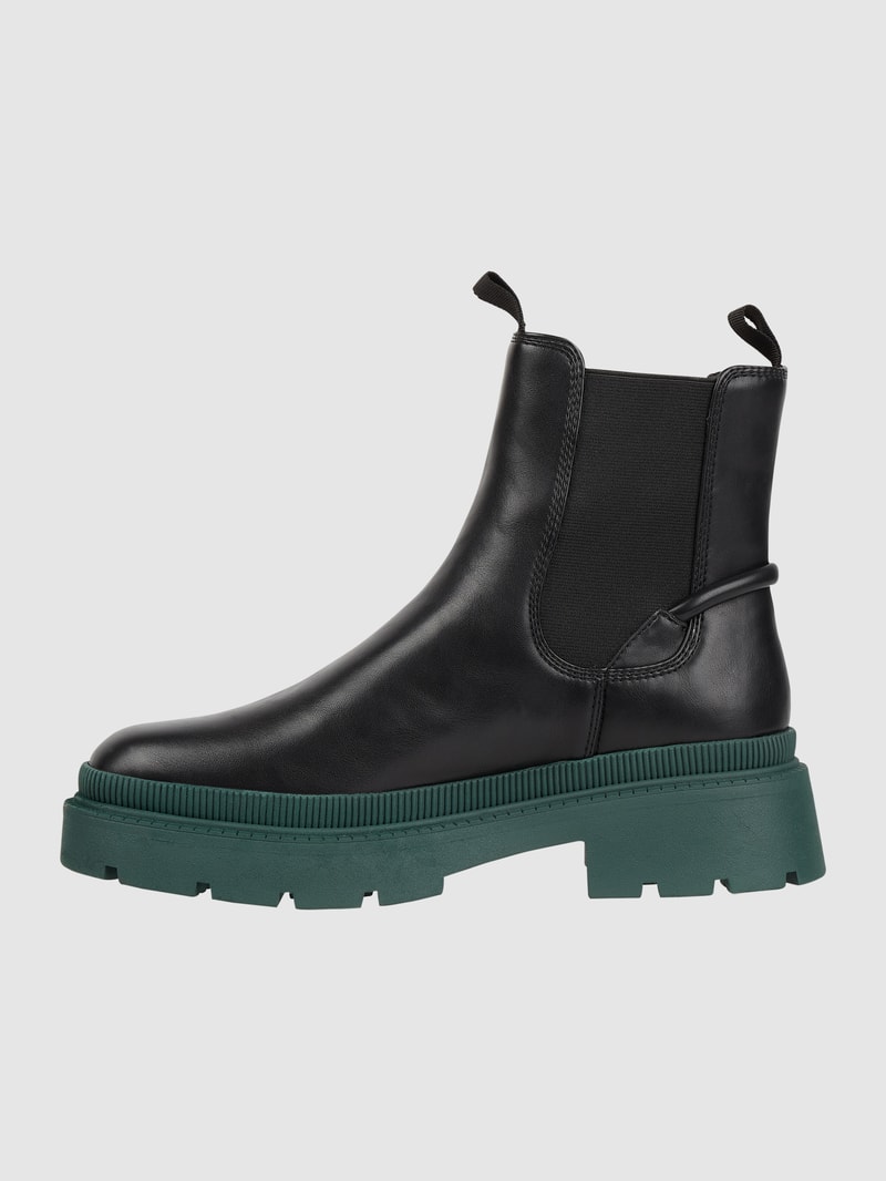Chelsea Boots in Leder-Optik in schwarz