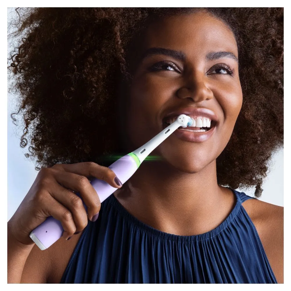 Oral-B Io4 четкица за зубе са лавандом и магнетном технологијом