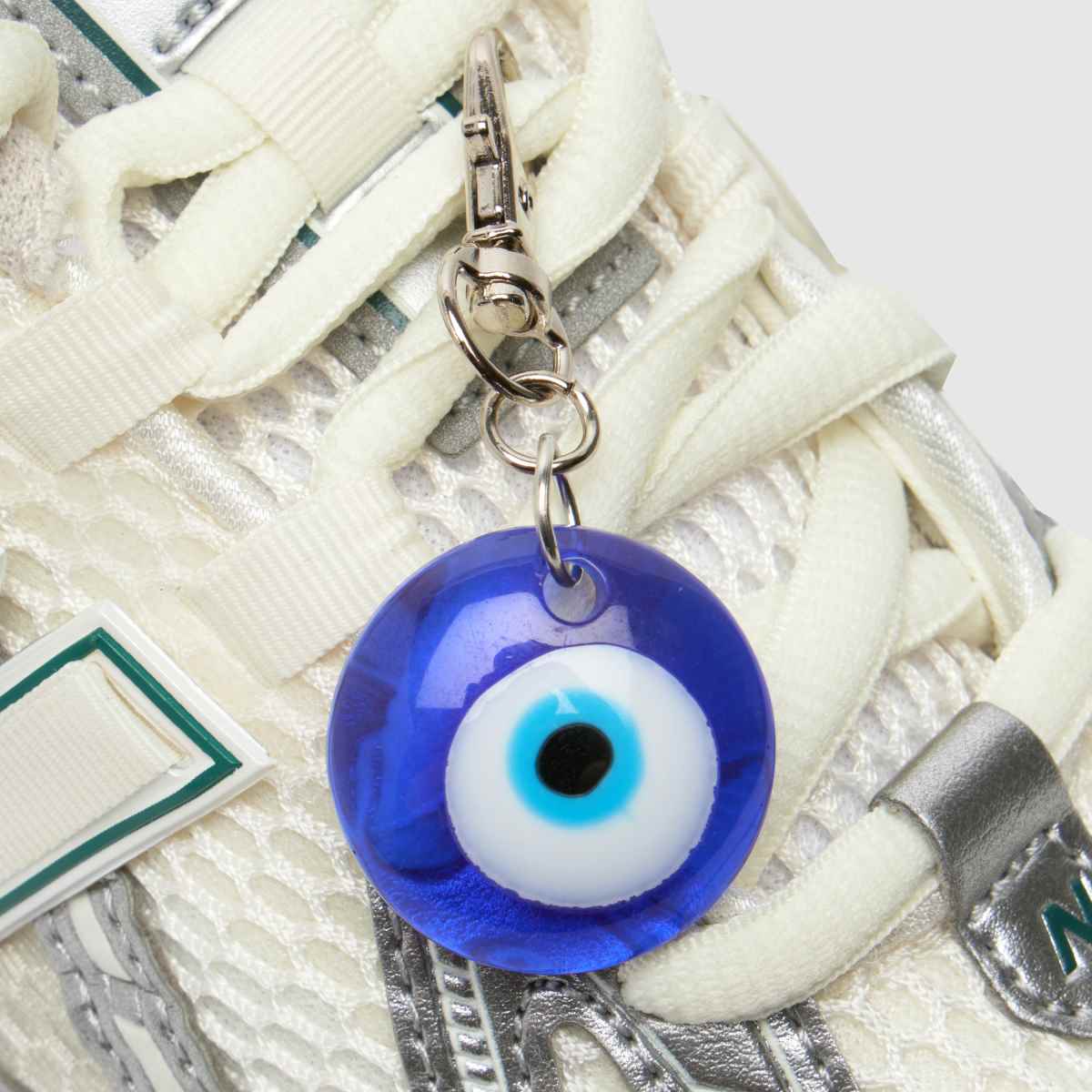 BEADS BY EDIE kék színű, többszínű szemmel verés csipke medál