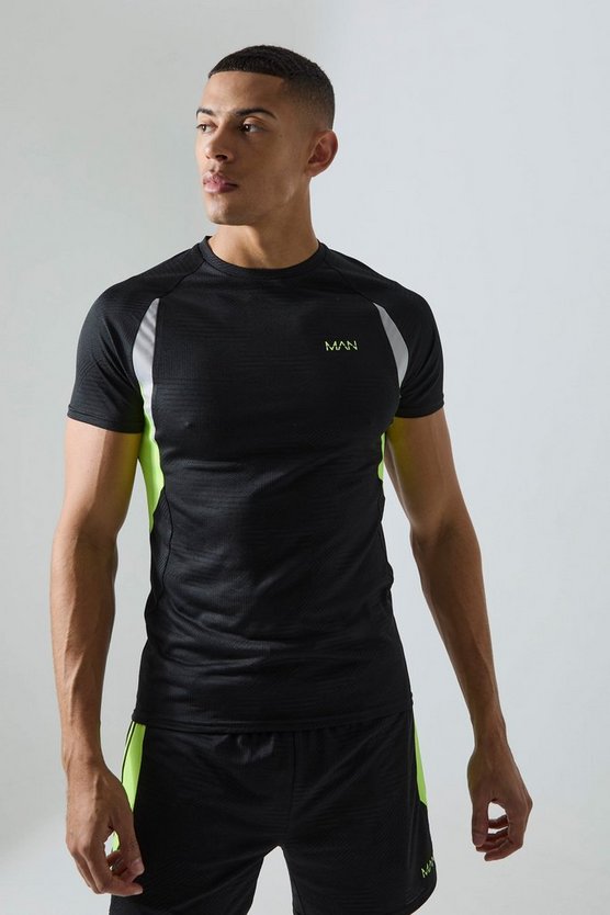Man Active Jacquard Muscle-Fit T-Shirt