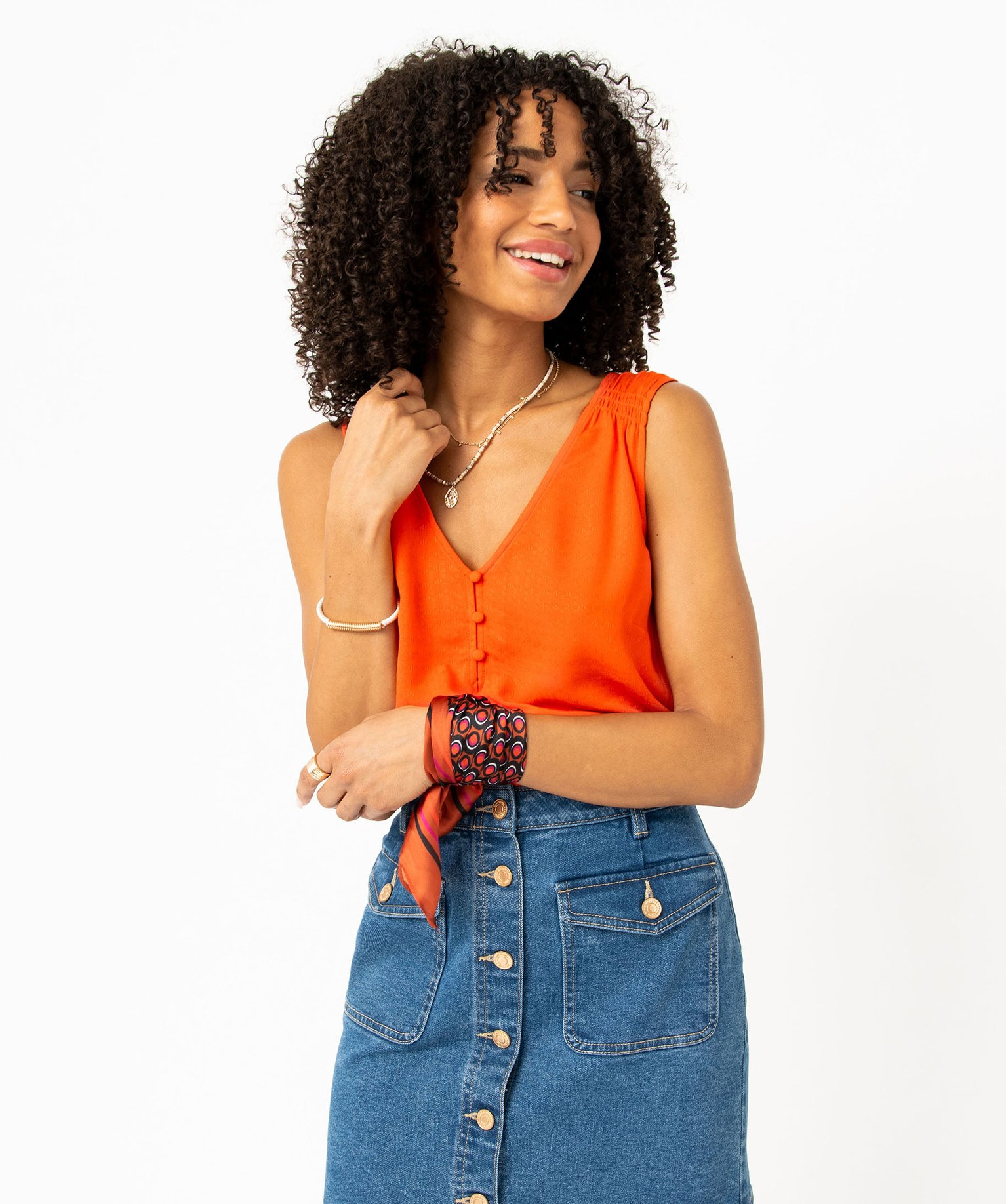 Blouse femme sans manches avec col V boutonné rouge | GEMO