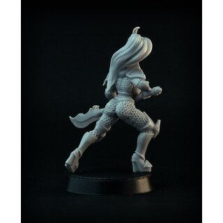 Female Dungeon Guard (28 mm) (5)
