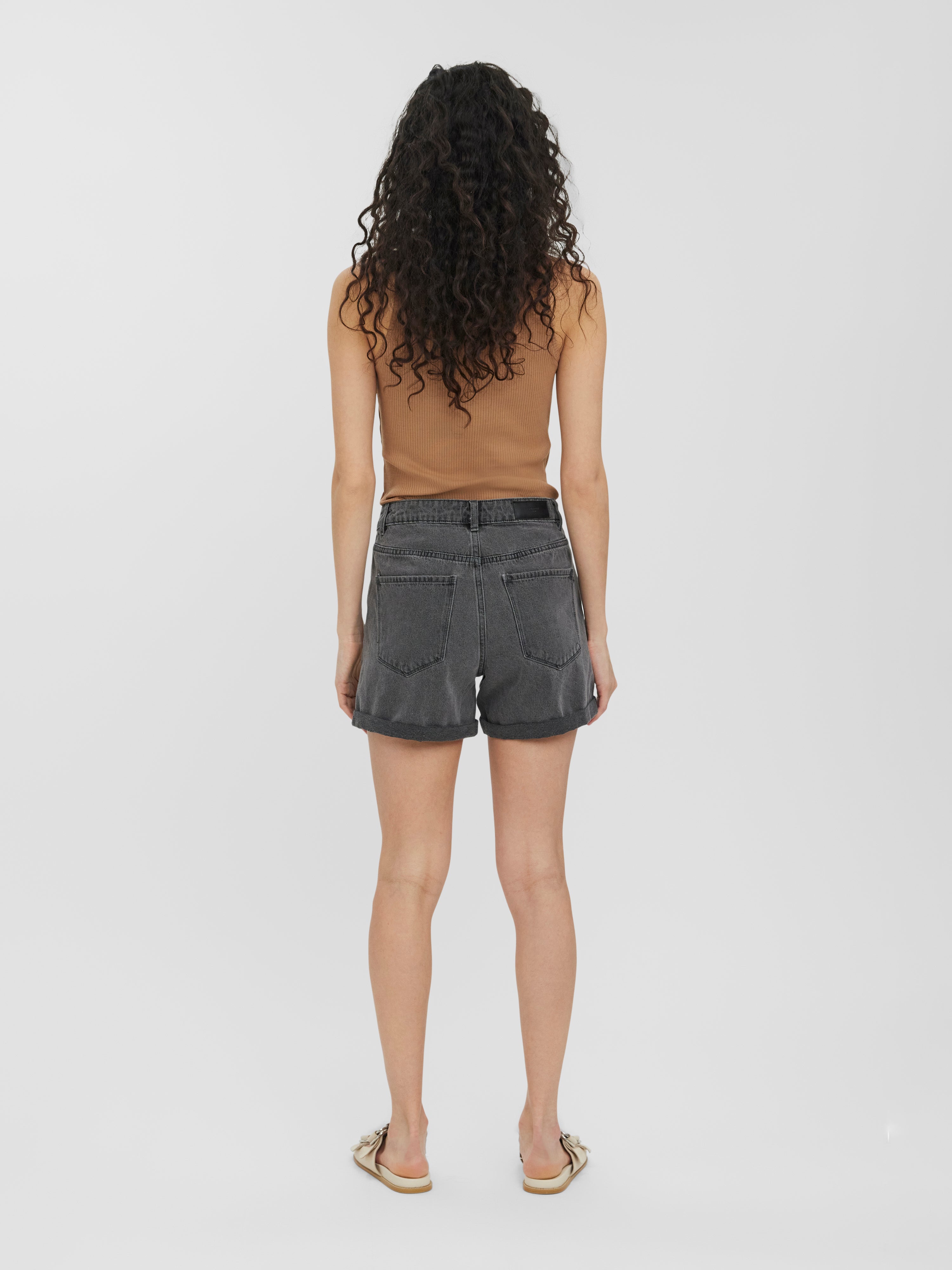 VMNINETEEN Shorts