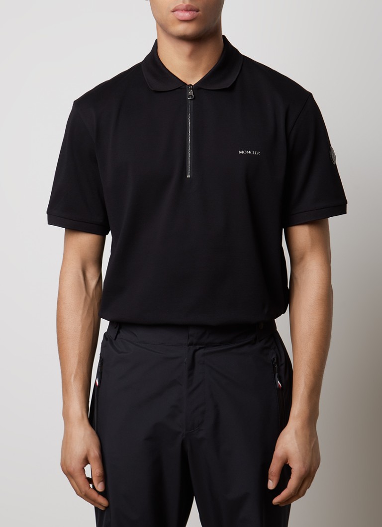 Tricou polo clasic Moncler din bumbac matlasat, cu închidere cu fermoar pe jumătate.