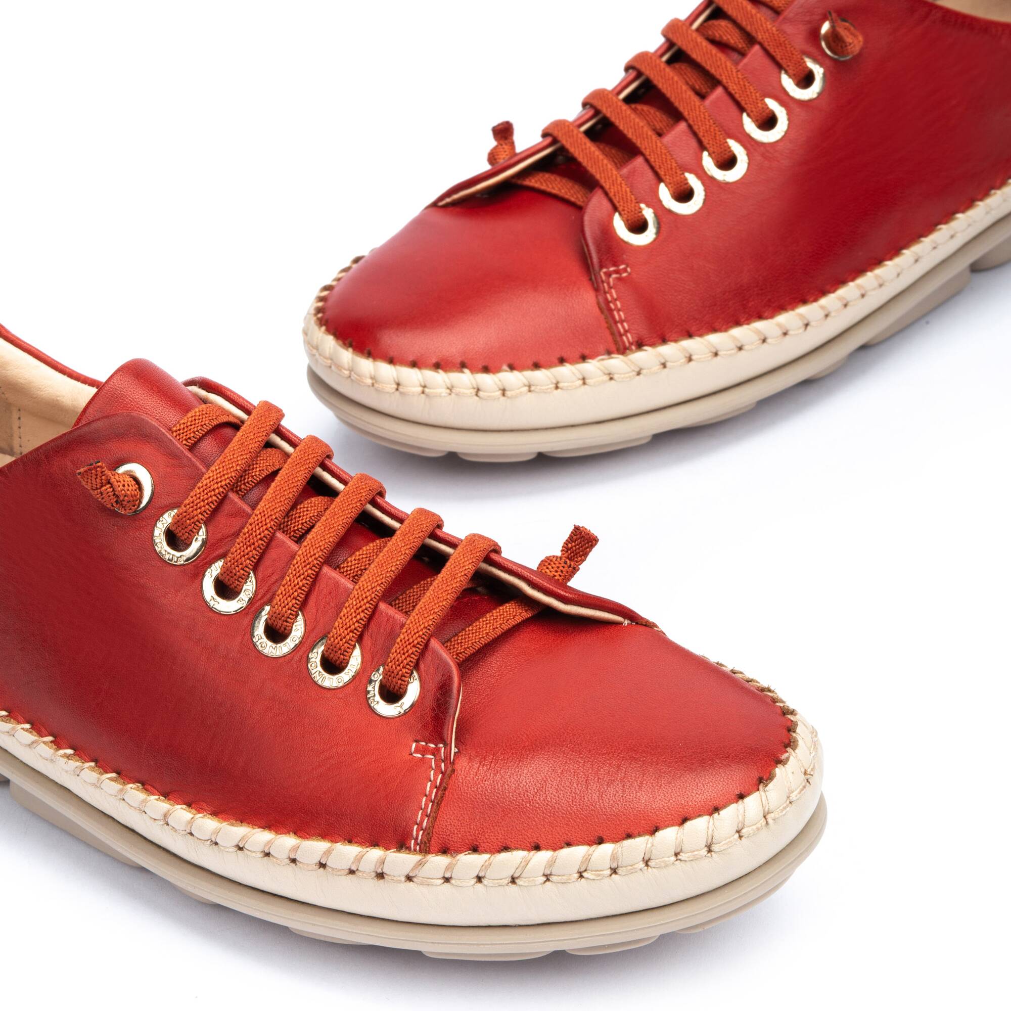 Buty sportowe w kolorze KORALOWYM