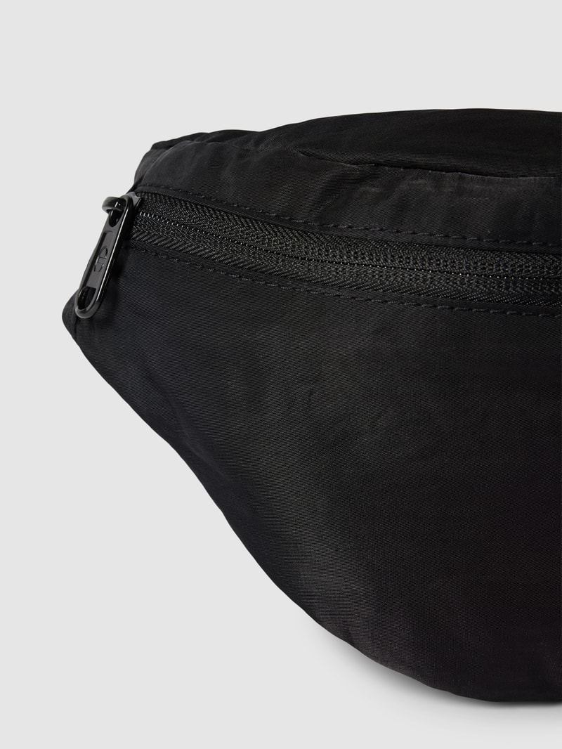 Bauchtasche mit Label-Patch in schwarz