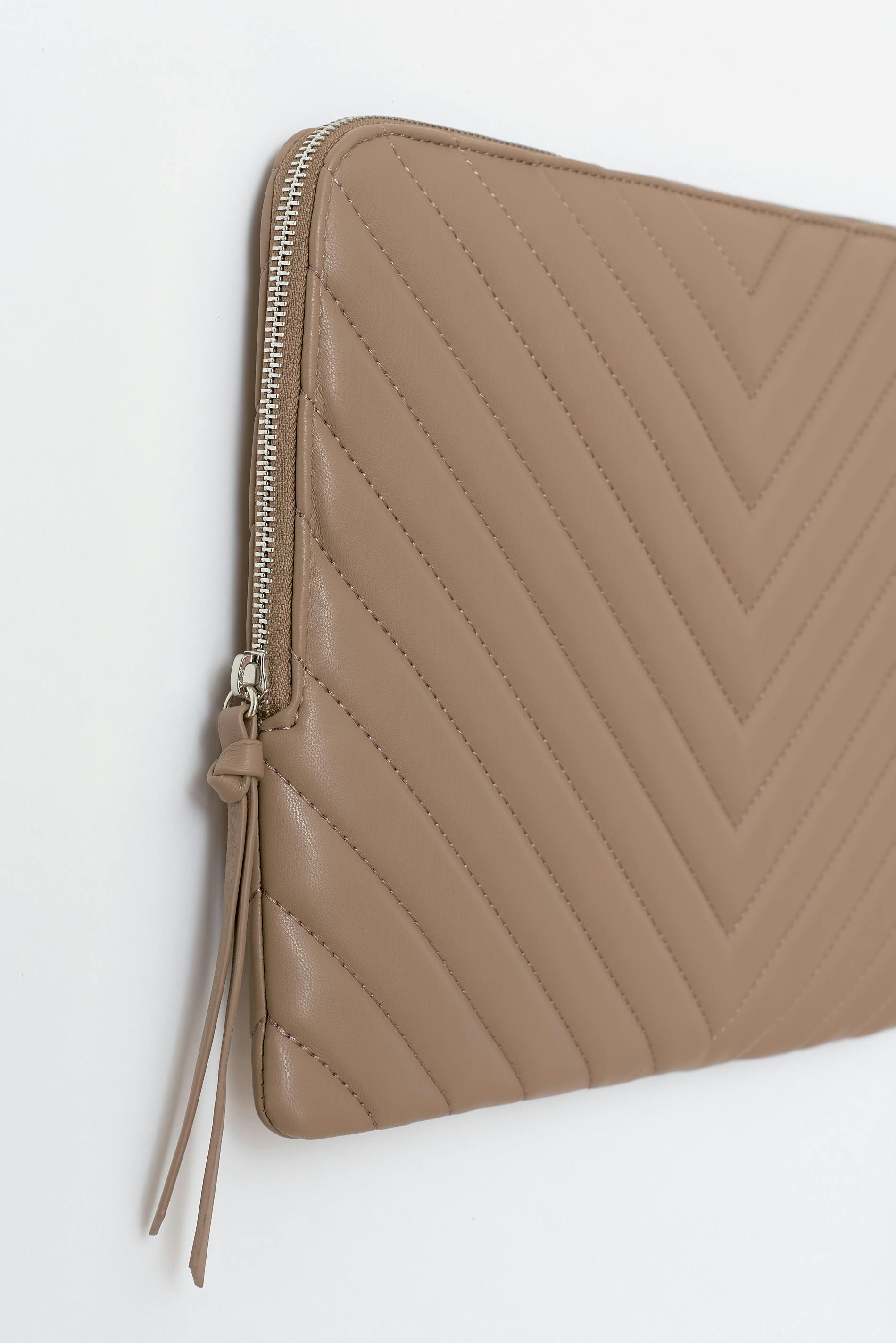 Quilted laptop case
