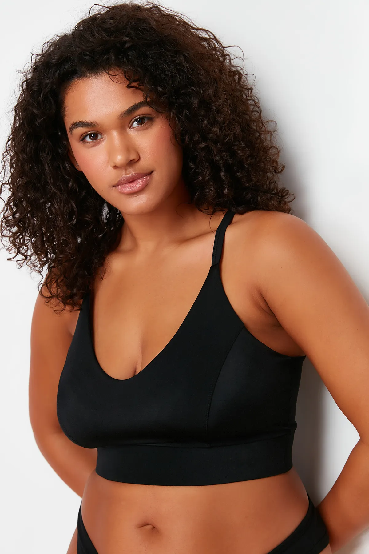 Trendyol Curve  Schwarzer Stütz-/Form-BH TBBSS24CW00007