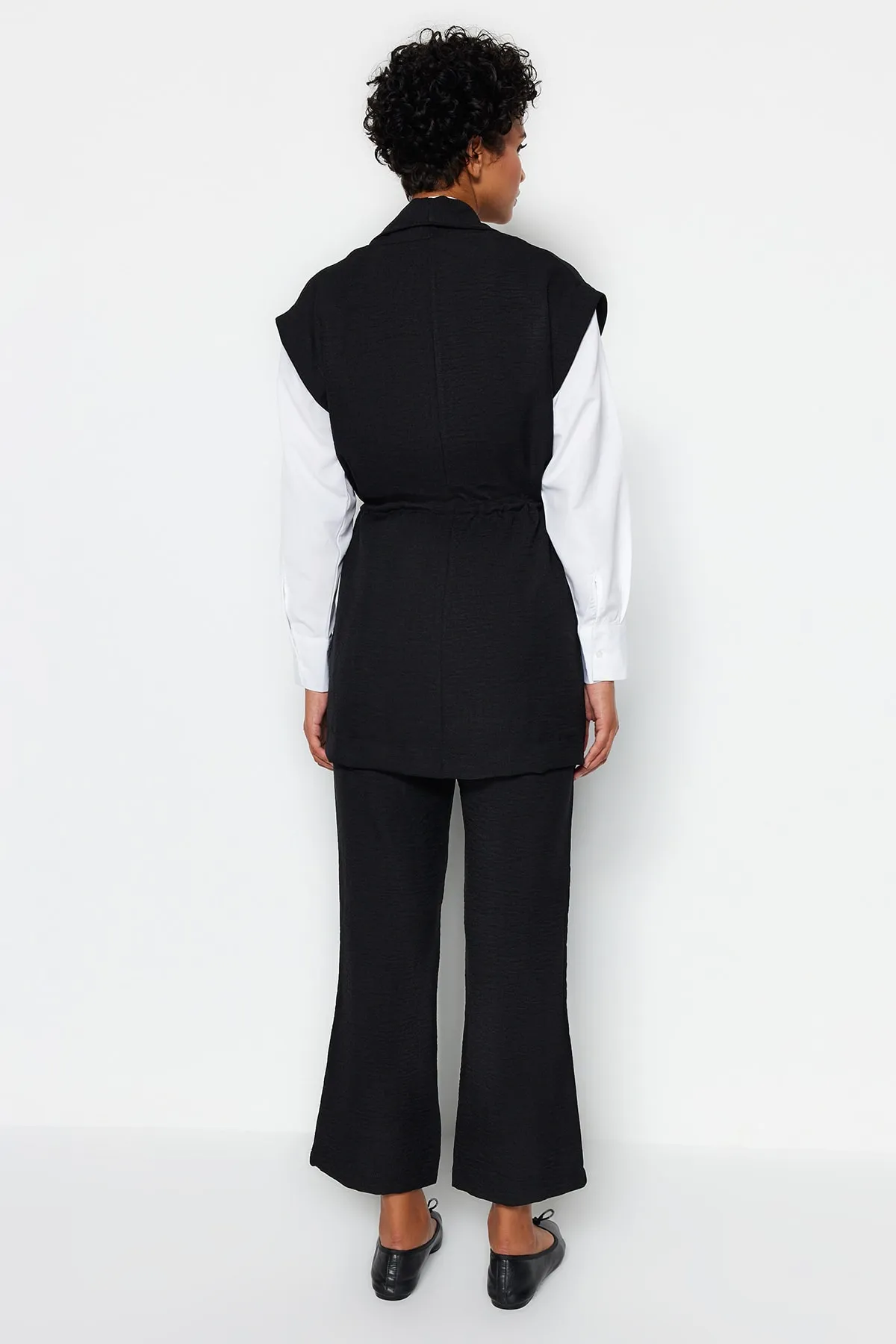 Trendyol Modest  Schwarzes, innen gebundenes Kimono-Hosen-Set in Leinenoptik TCTSS23US00061