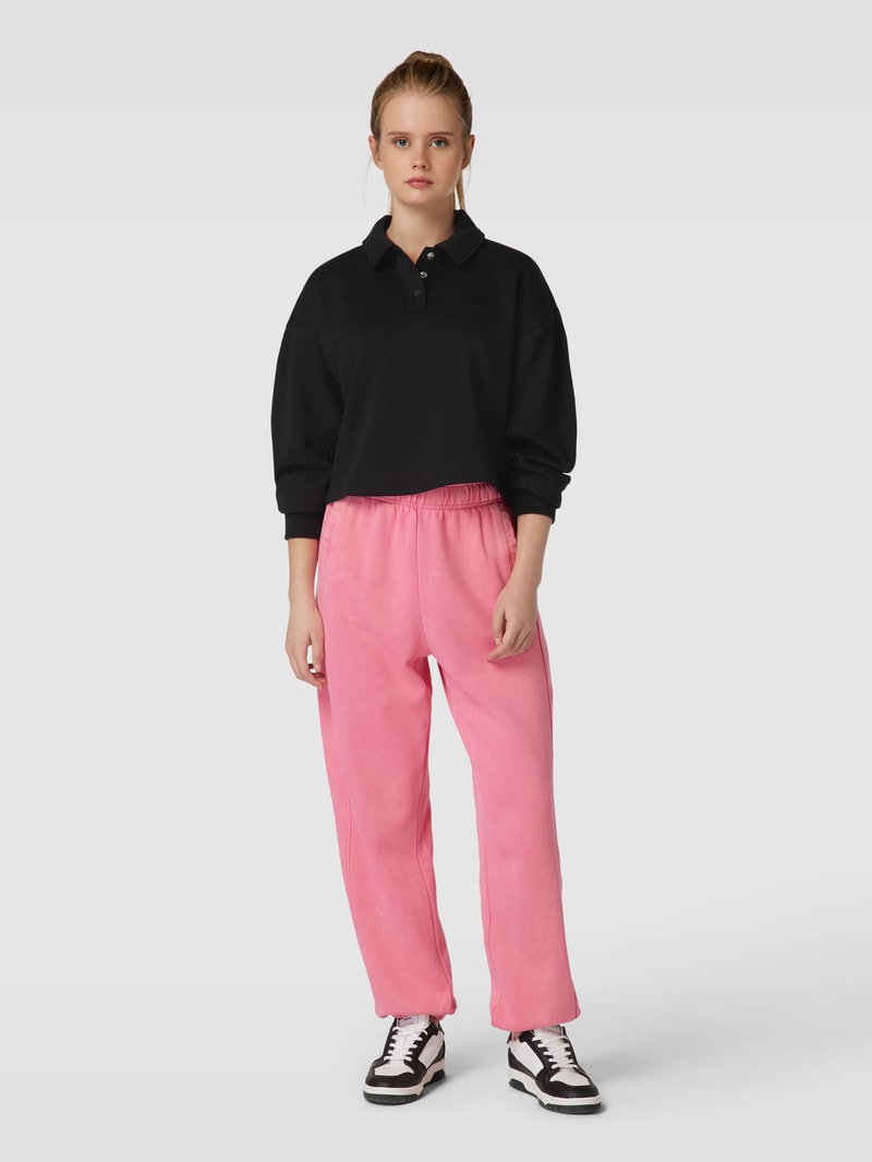 Cropped Sweatshirt mit rückseitigem Label-Print in schwarz