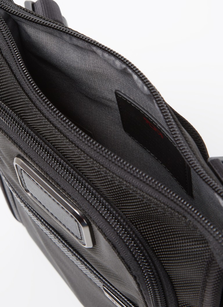 Tumi Alpha Pocket -olkalaukku nahkayksityiskohdilla