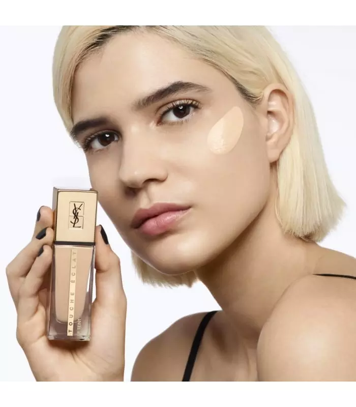 TOUCHE ECLAT LE TEINT Fond de teint hydratant & tenue 24H, naturel & lumineux