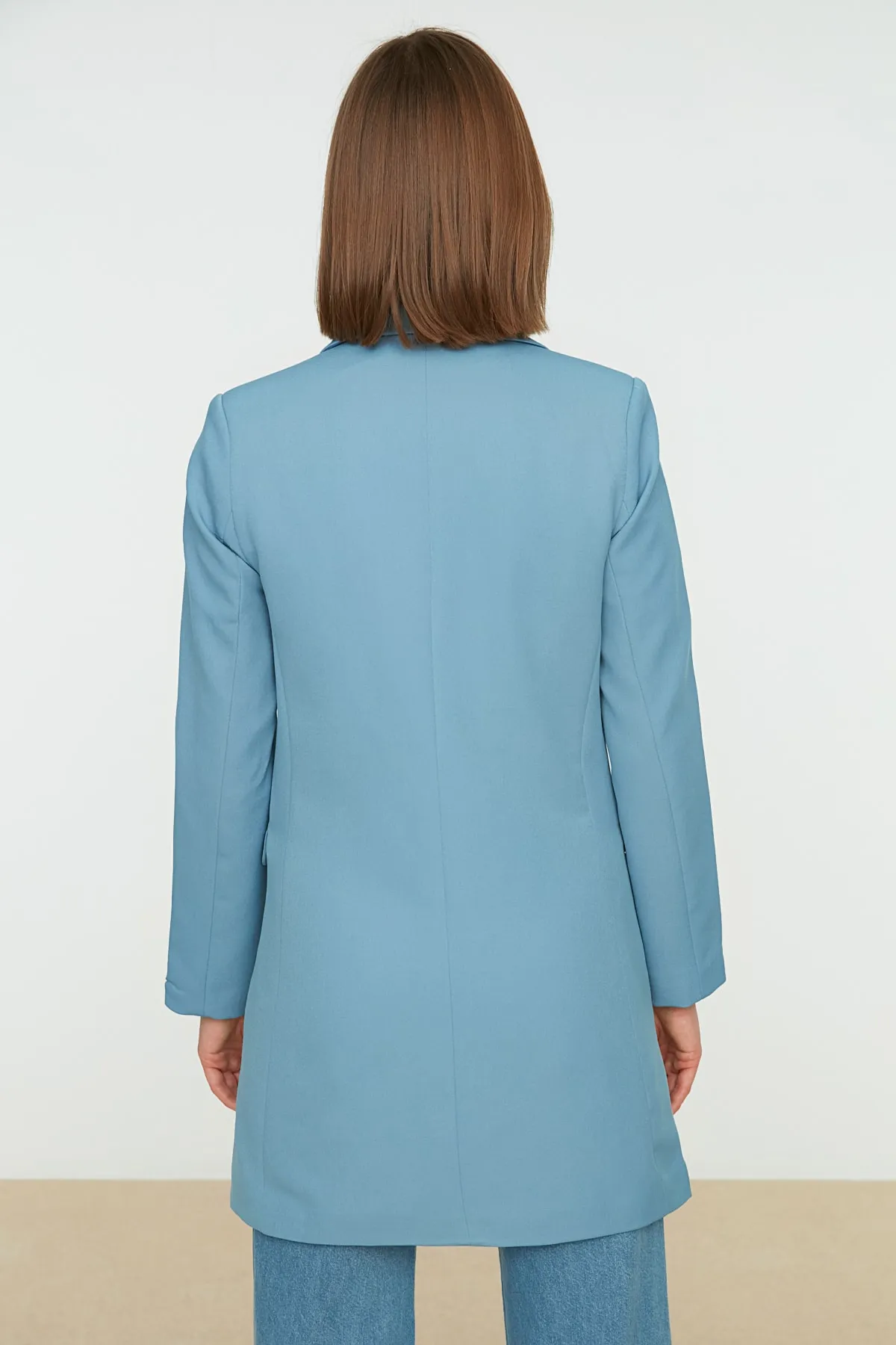 Trendyol Modest  Blauer Blazer aus Webstoff mit doppelter Knopftasche und detailliertem Futter TCTAW22CK0007