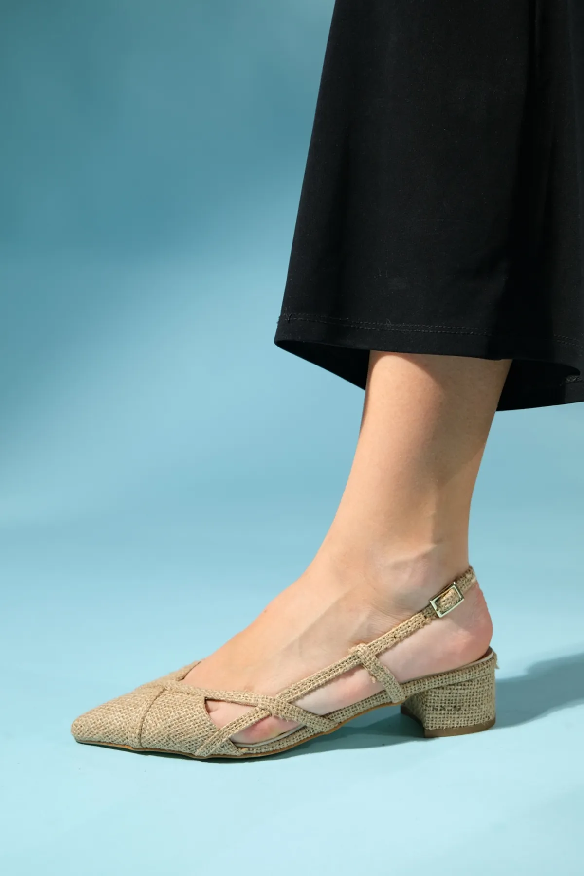 LuviShoes  Sandalette - Beige - Flacher Absatz