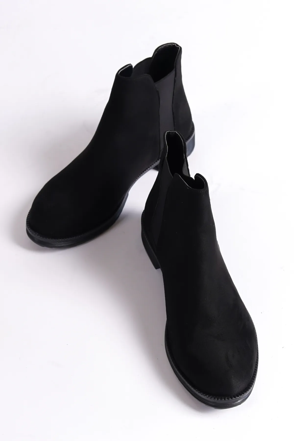 Capone Outfitters  Knöchellange, seitlich elastische Damenstiefel mit runder Zehenpartie