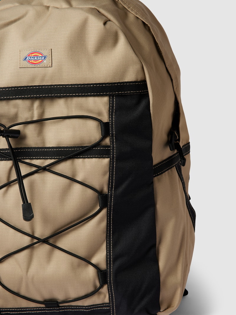 Rucksack mit Label-Patch in khaki