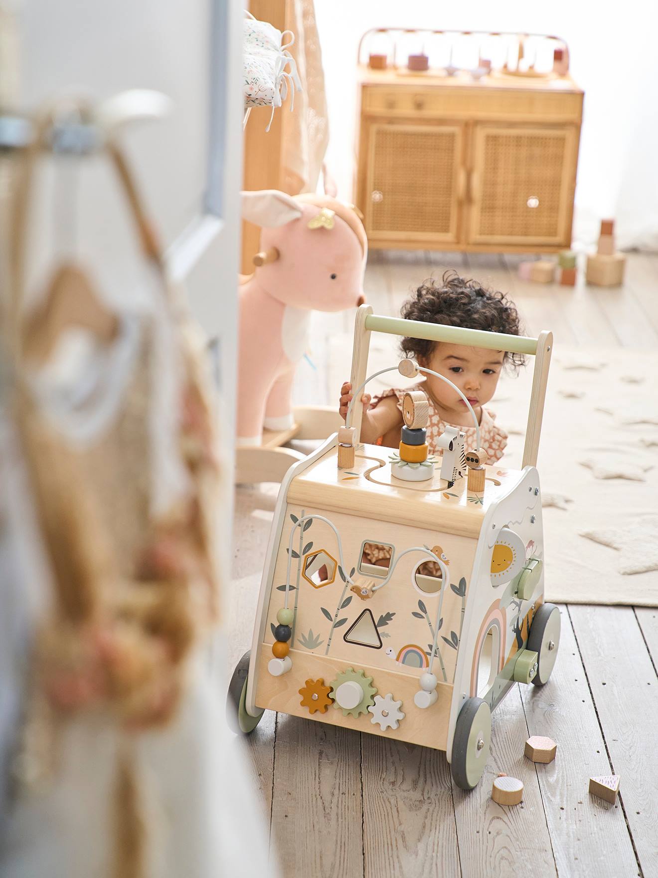Chariot de marche multi-activités Tanzanie en bois FSC® vert
