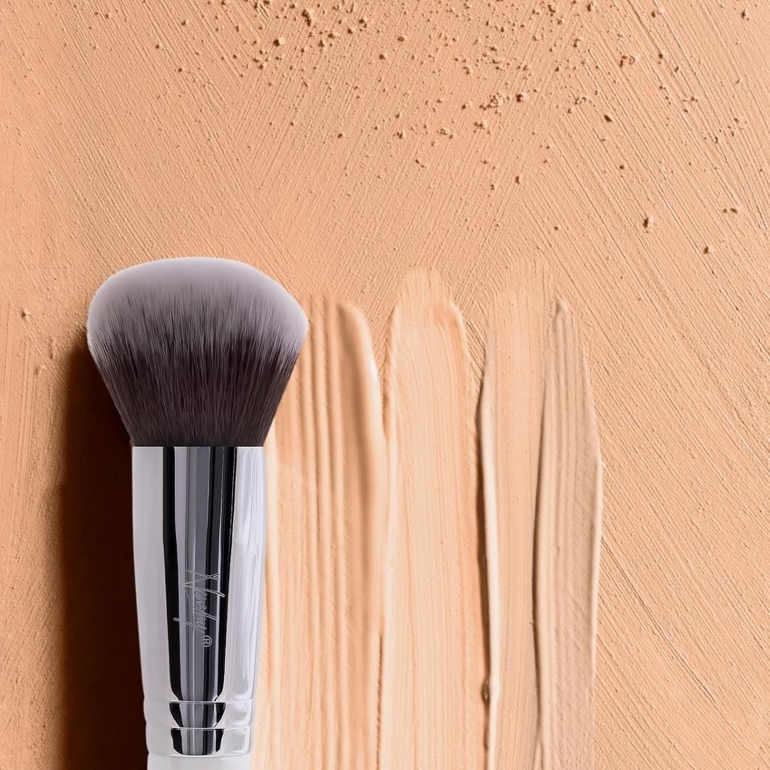 Buffed Base Round Brush