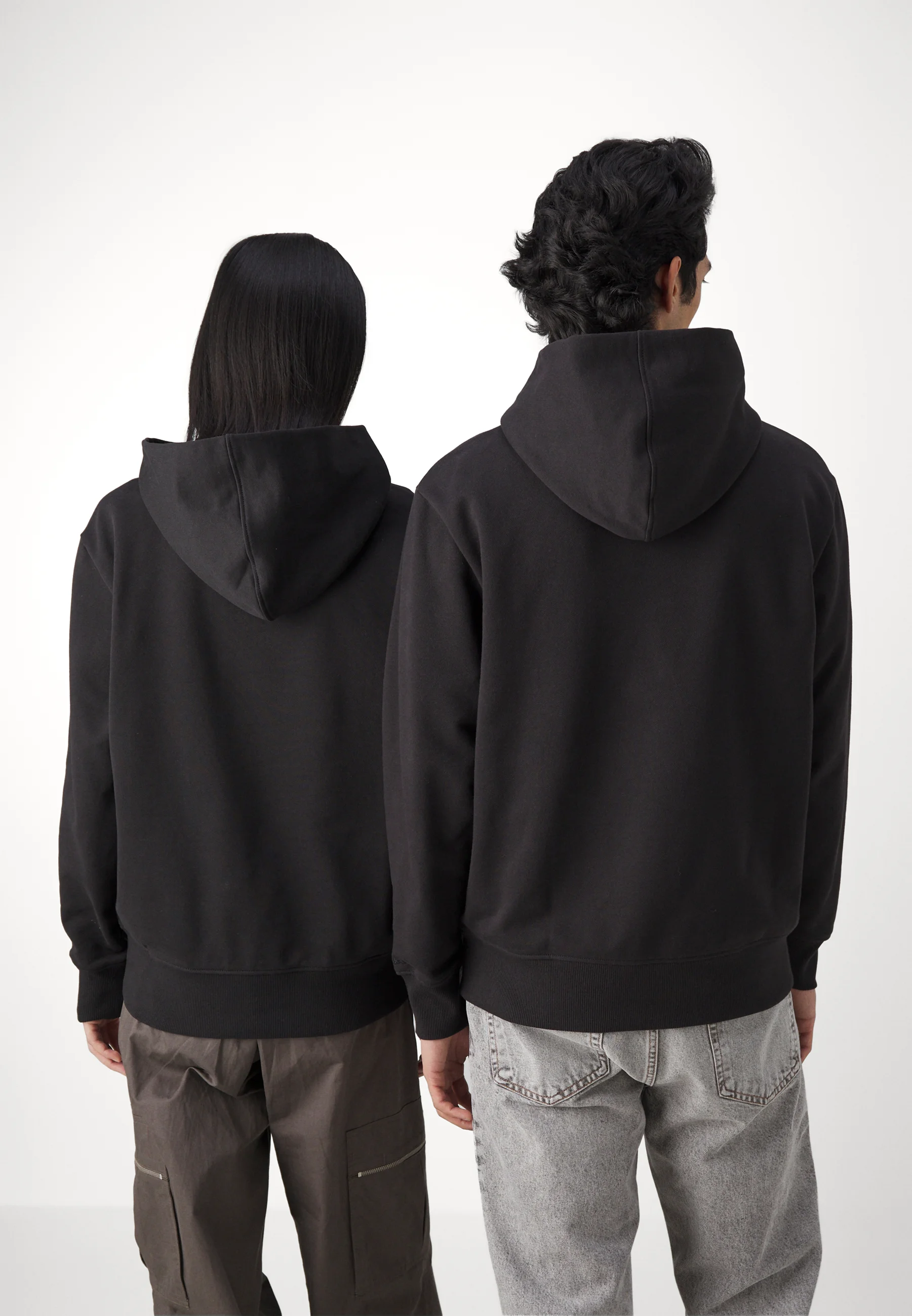 Sudadera con capucha unisex con logotipo en espejo de Calvin Klein Jeans